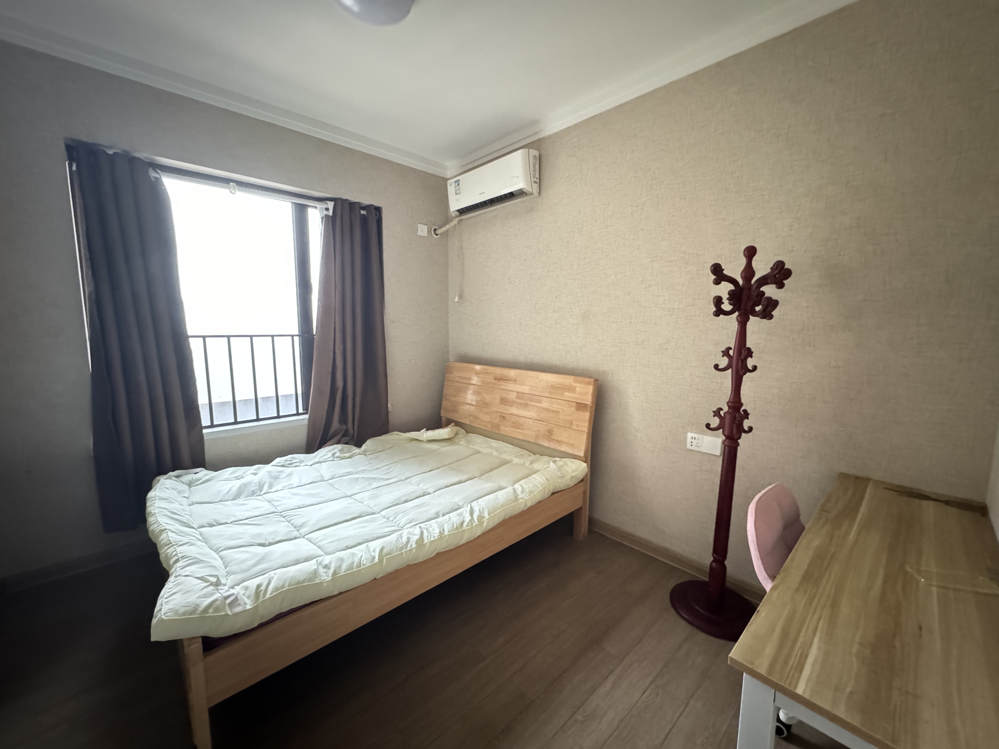 美的梧桐庄园  4室2厅2卫   2200.00元/月室内图