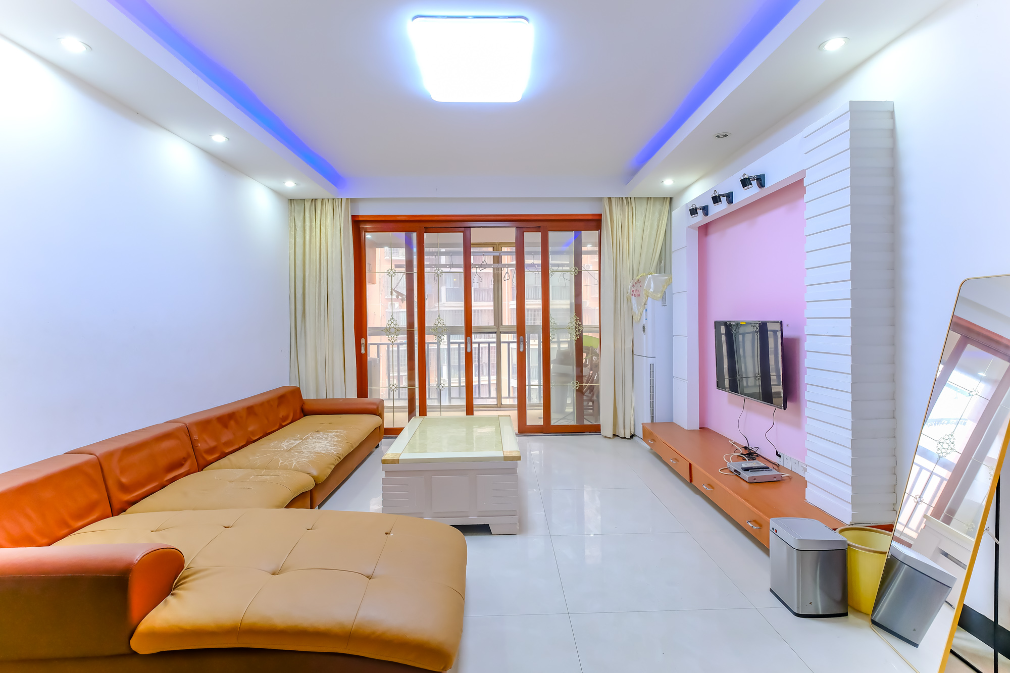 蟠龙欣苑 3室2厅2卫 68.8万 蟠龙欣苑 3室2厅2卫 68.8万客厅