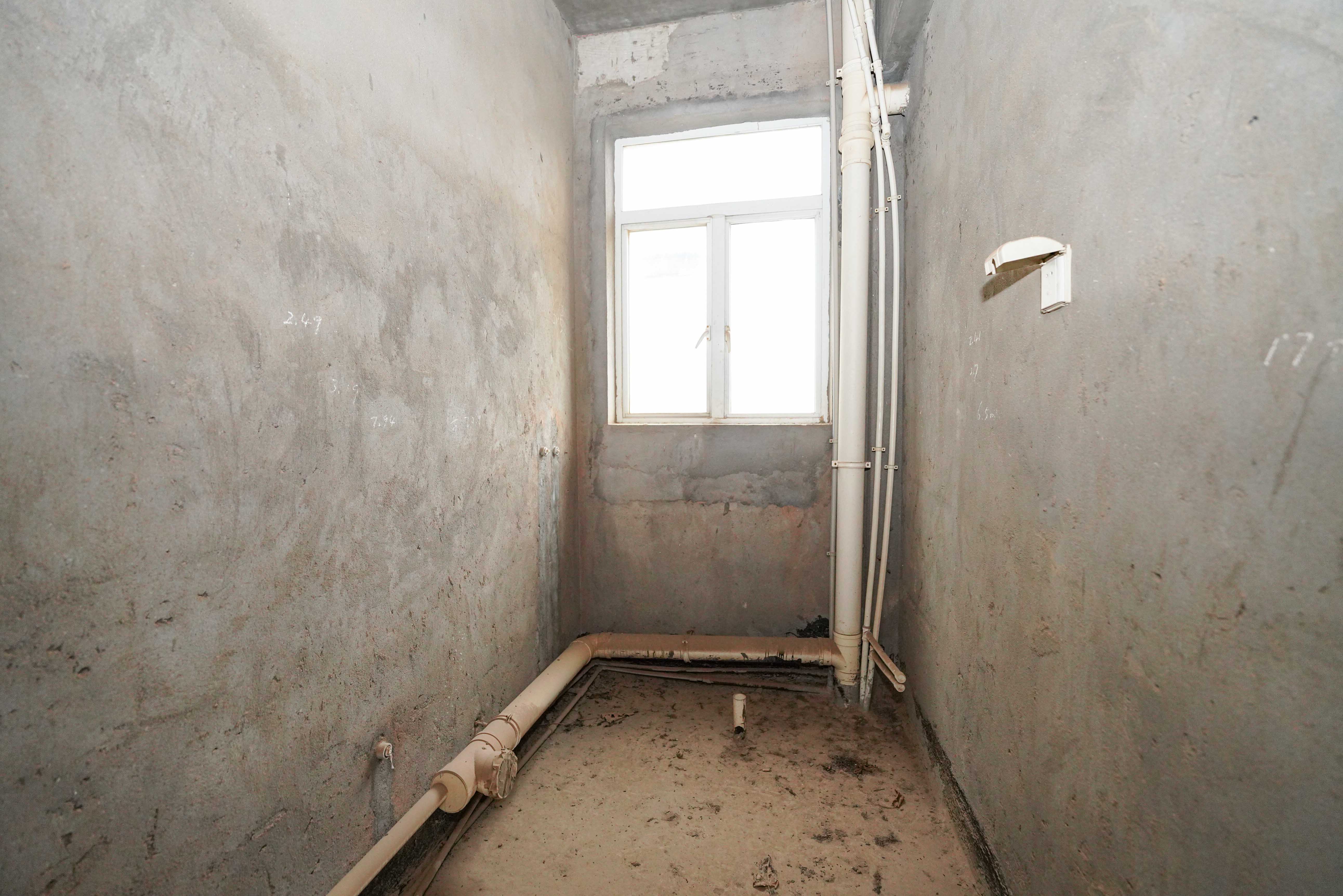 比华利山  5室2厅4卫    318.0万 比华利山  5室2厅4卫    318.0万卫生间