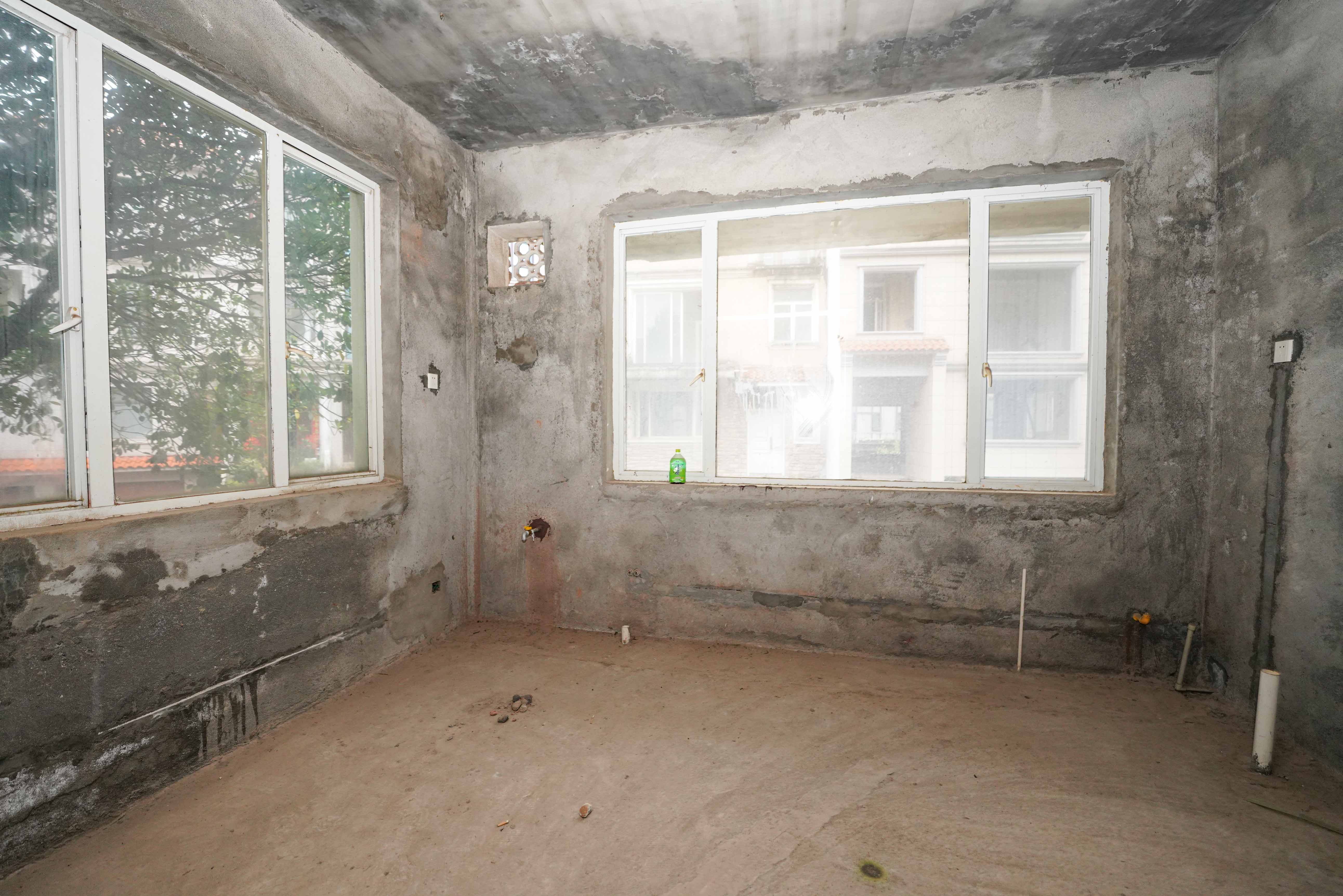 比华利山  5室2厅3卫    300.0万 比华利山  5室2厅3卫    300.0万厨房