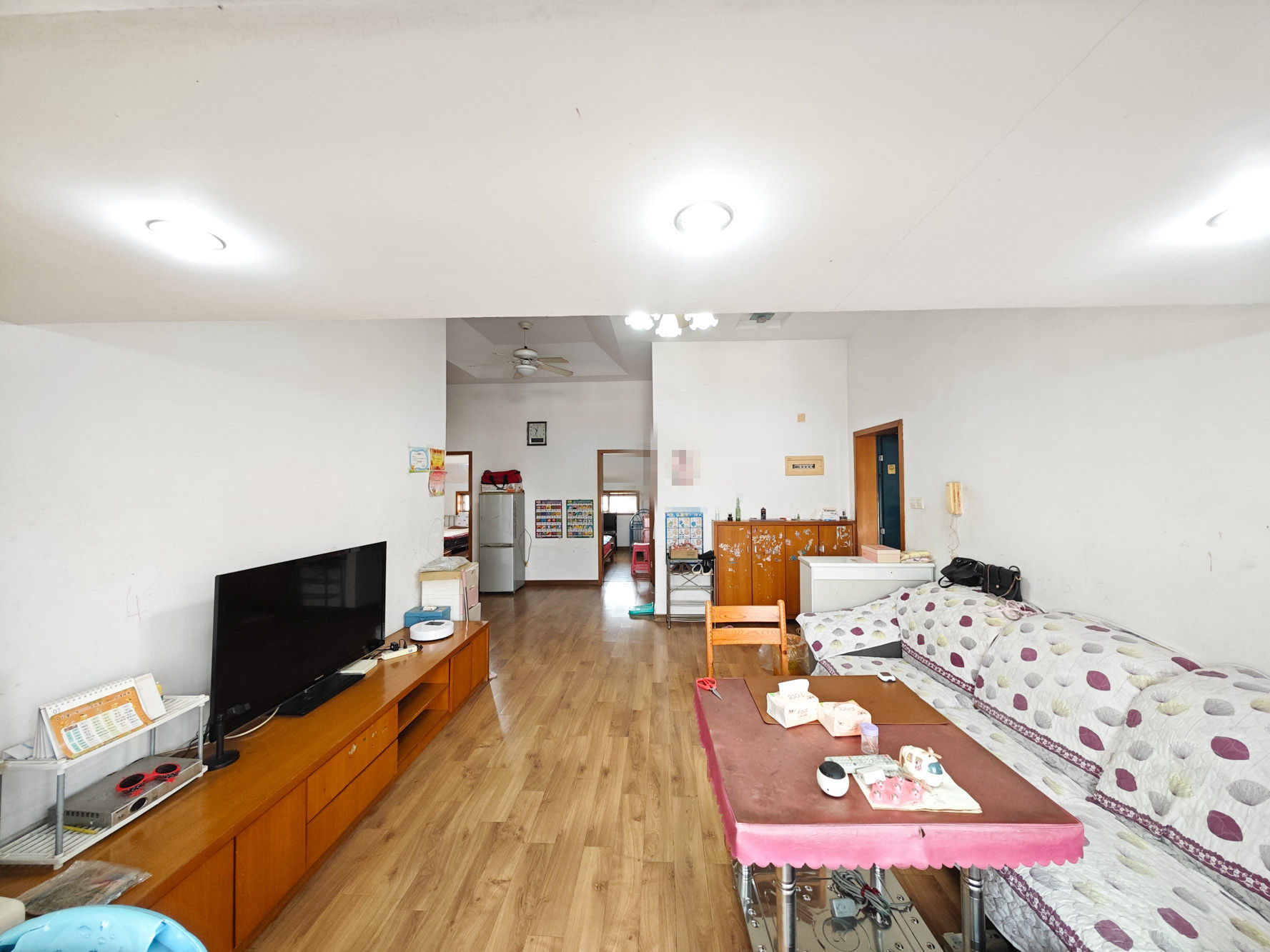 佳园星城  3室2厅1卫   38.00万客厅