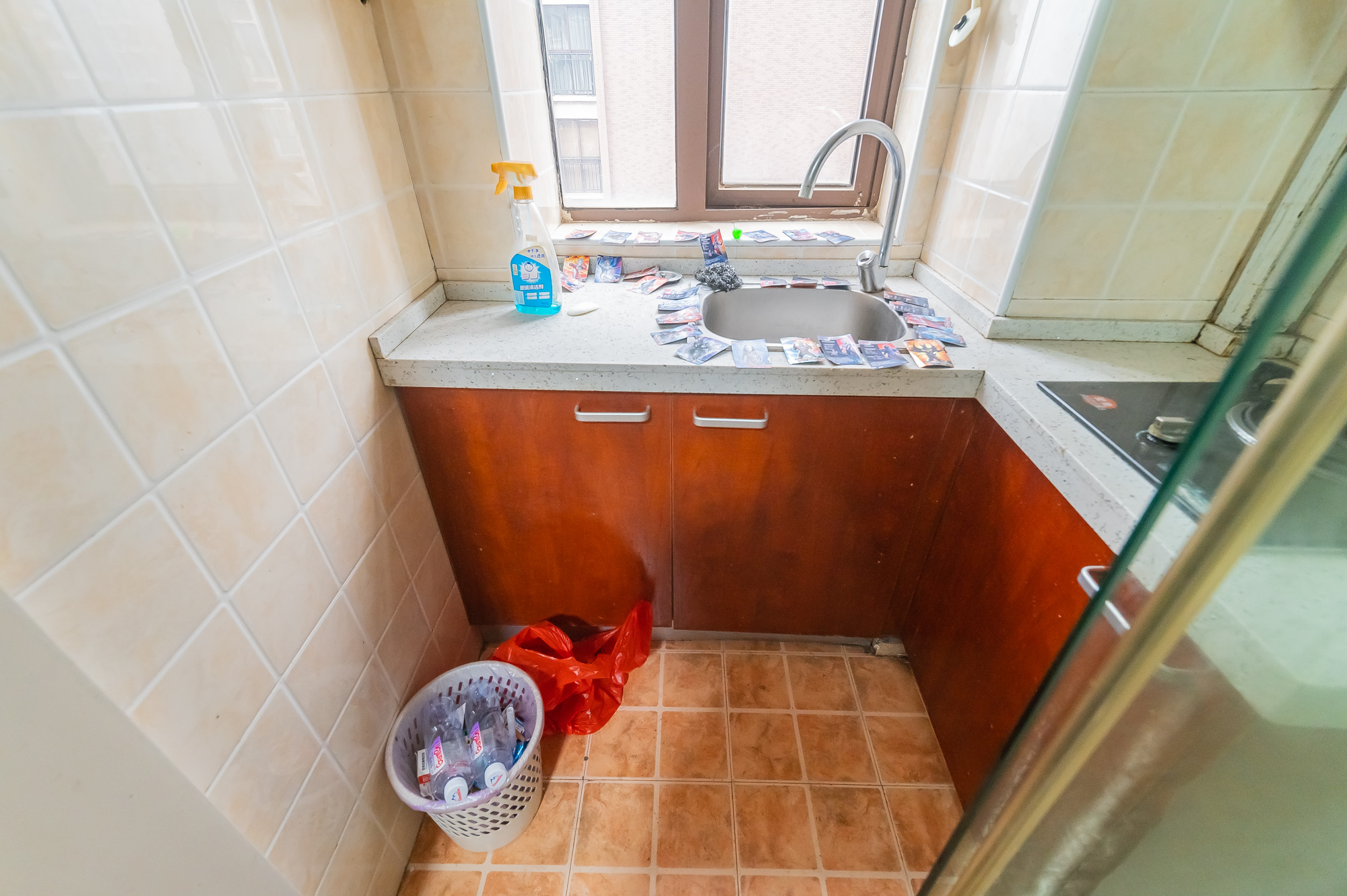 水岸世景  1室1厅1卫    23.0万厨房