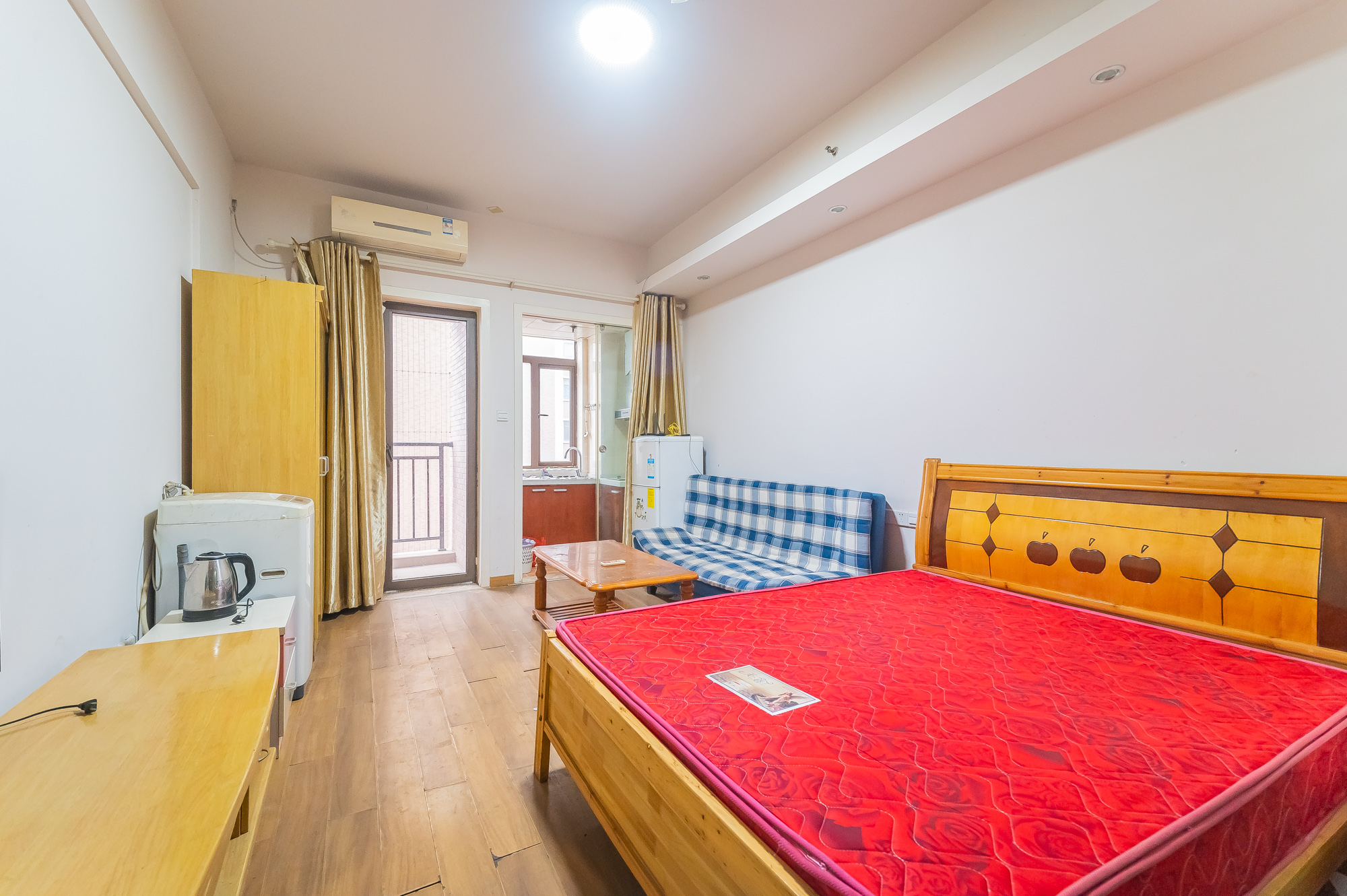 水岸世景  1室1厅1卫    23.0万 水岸世景  1室1厅1卫    23.0万客厅