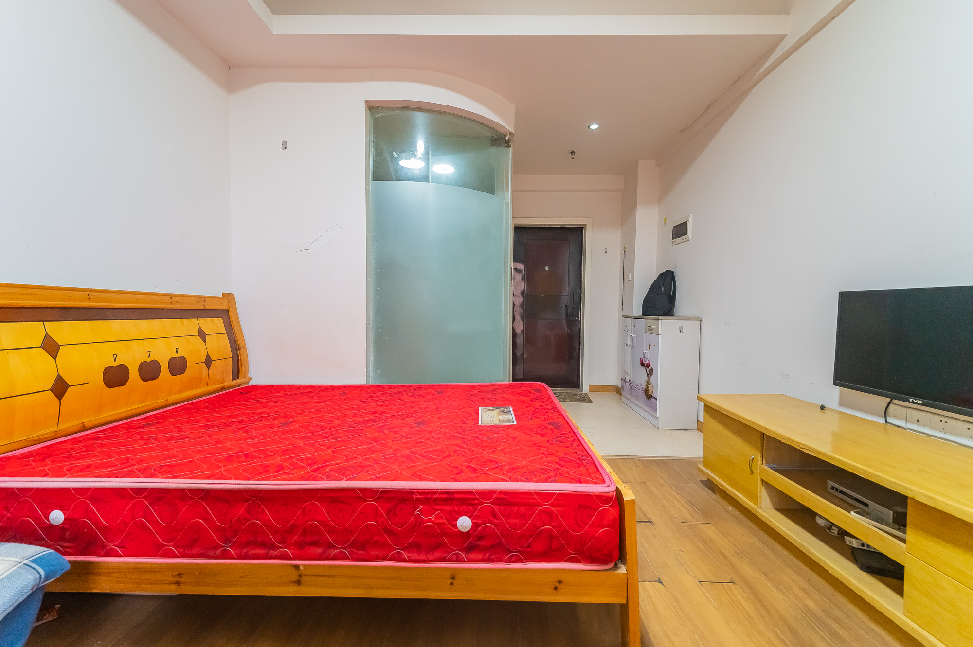 水岸世景  1室1厅1卫    23.0万 水岸世景  1室1厅1卫    23.0万卧室