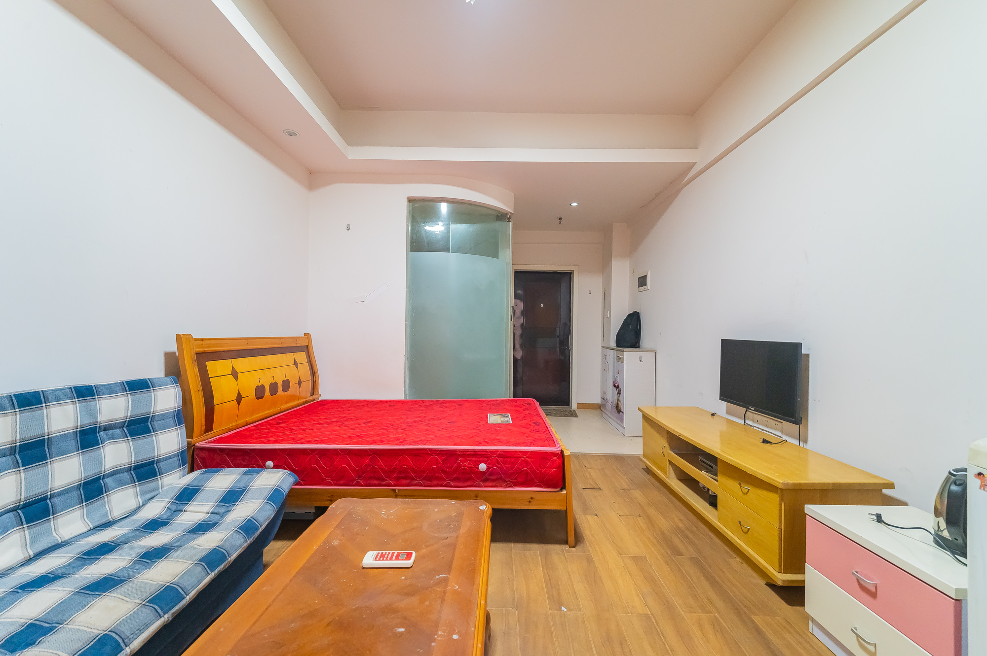 水岸世景  1室1厅1卫    23.0万卧室