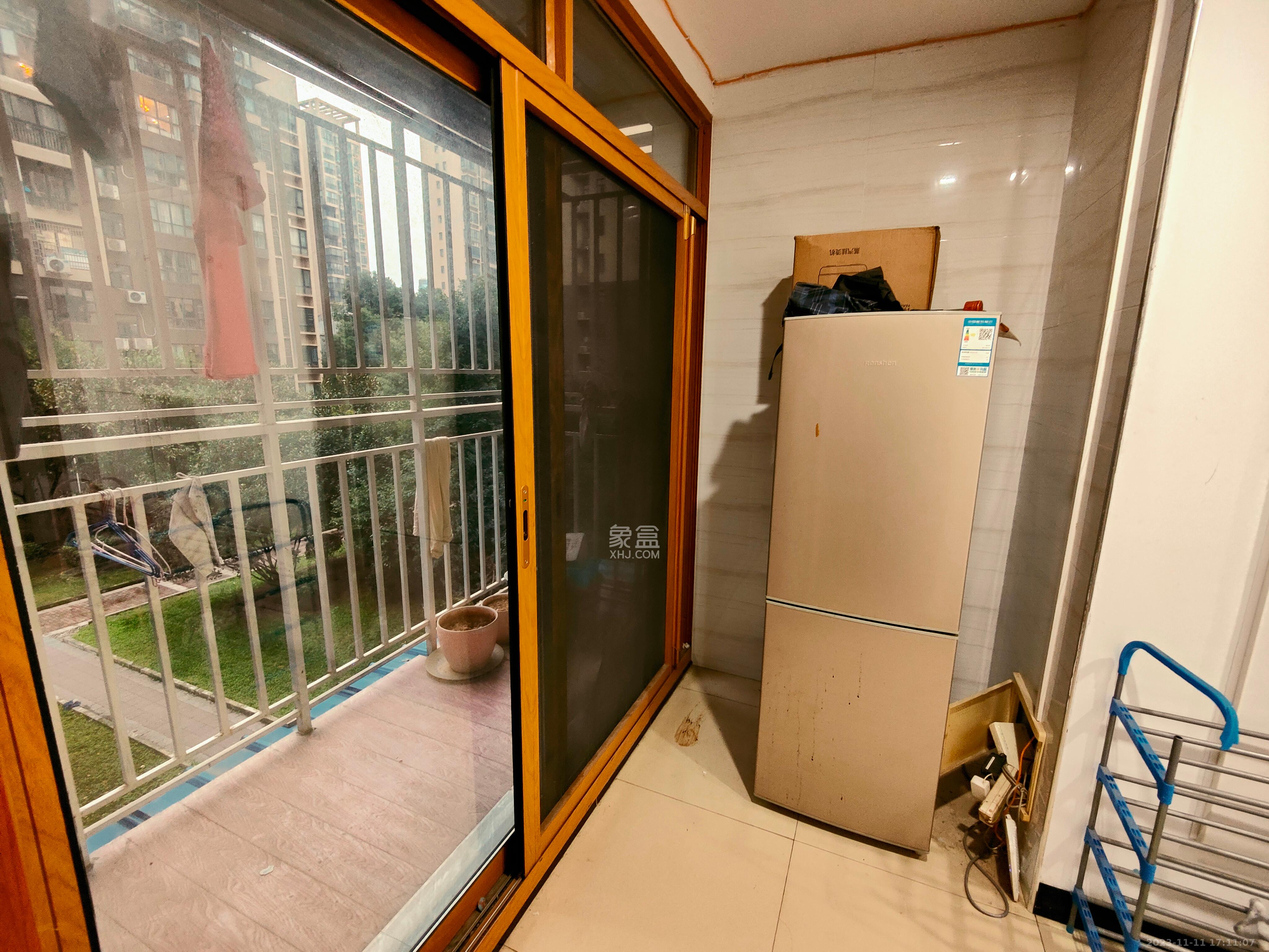 泊爱蓝湾  1室1厅1卫    850.0元/月室内图
