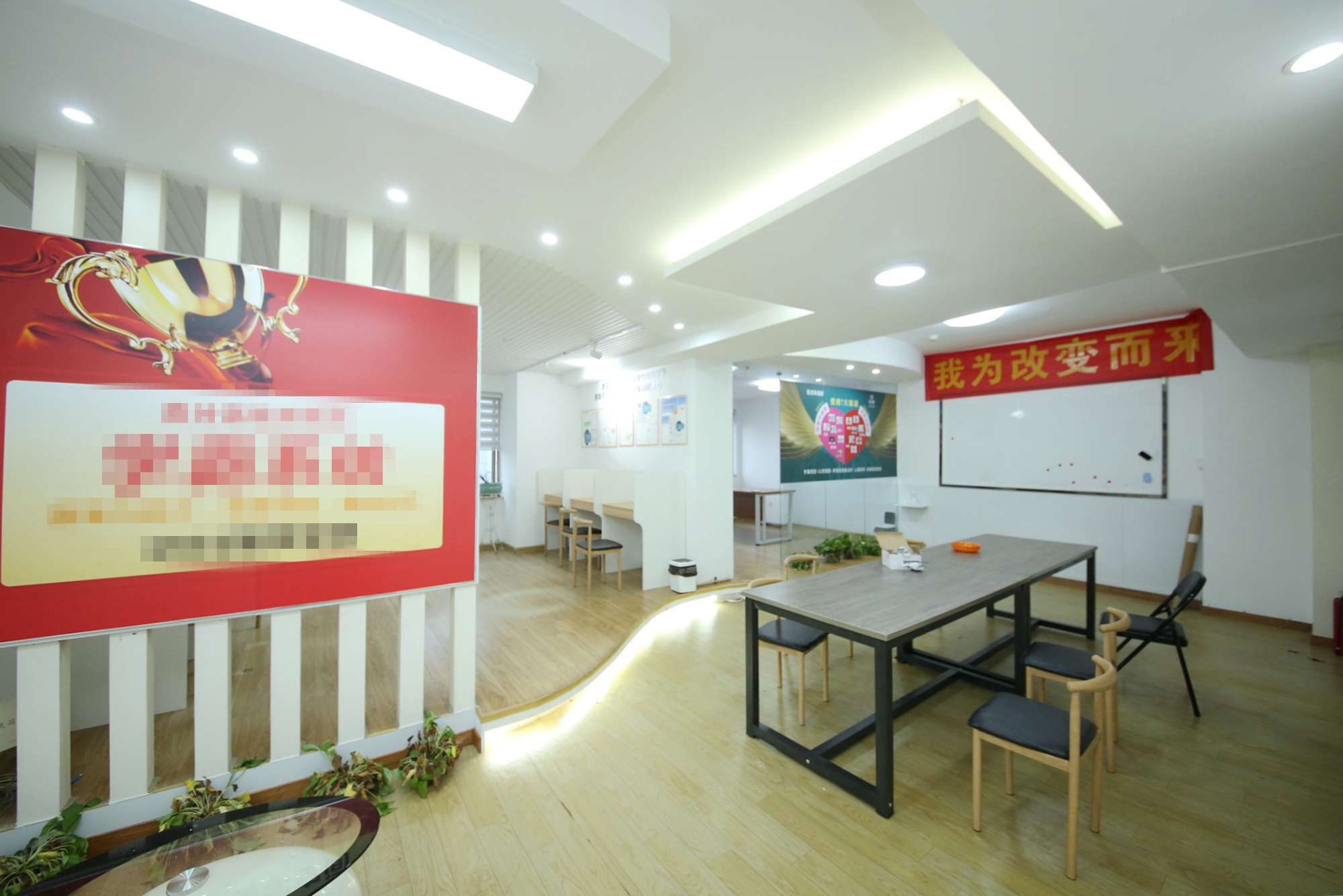 汇达国际公馆（汇达大厦）  0室0厅0卫   31.00万客厅