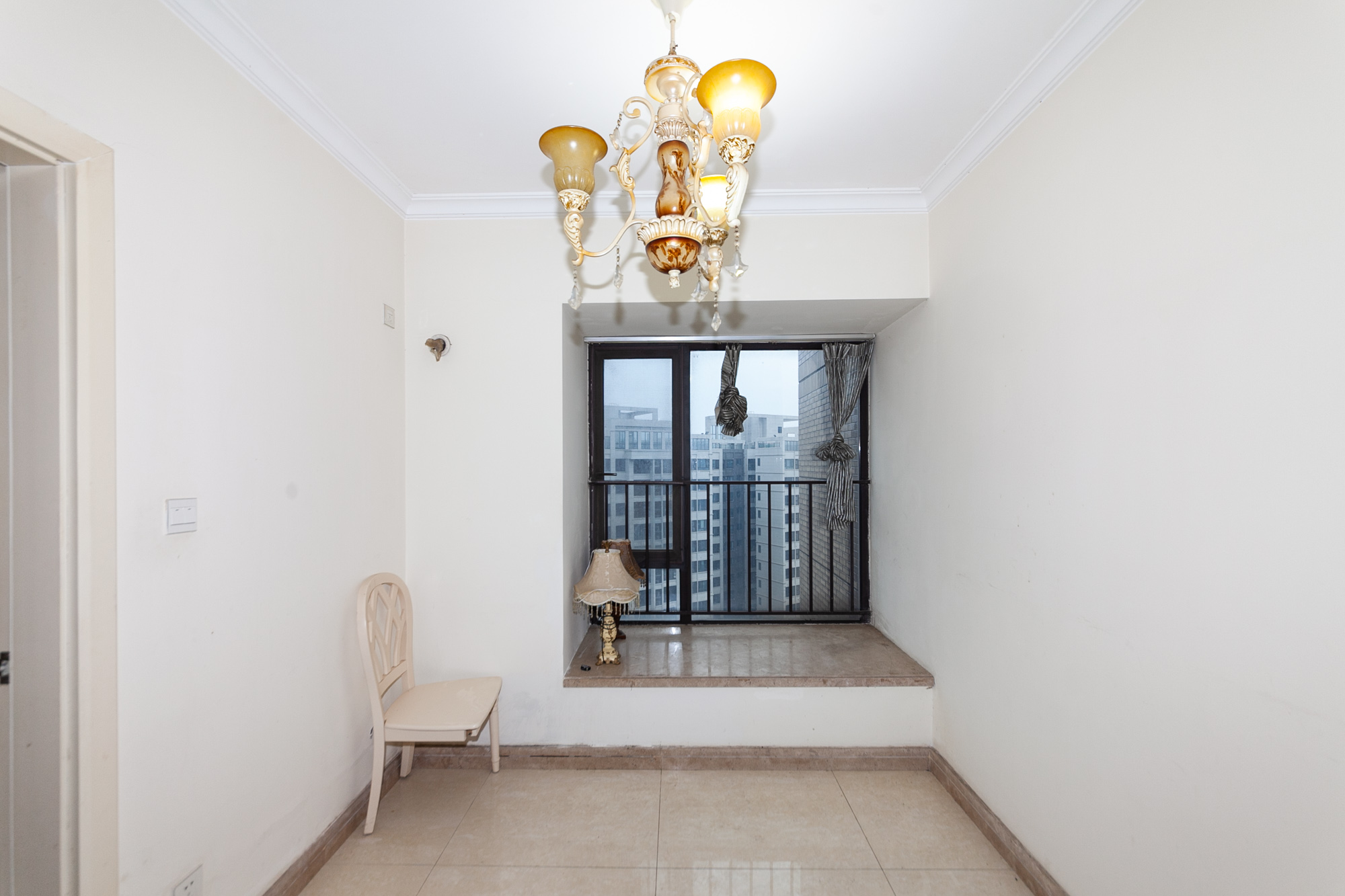 时代倾城一期  3室2厅1卫    107.0万其他