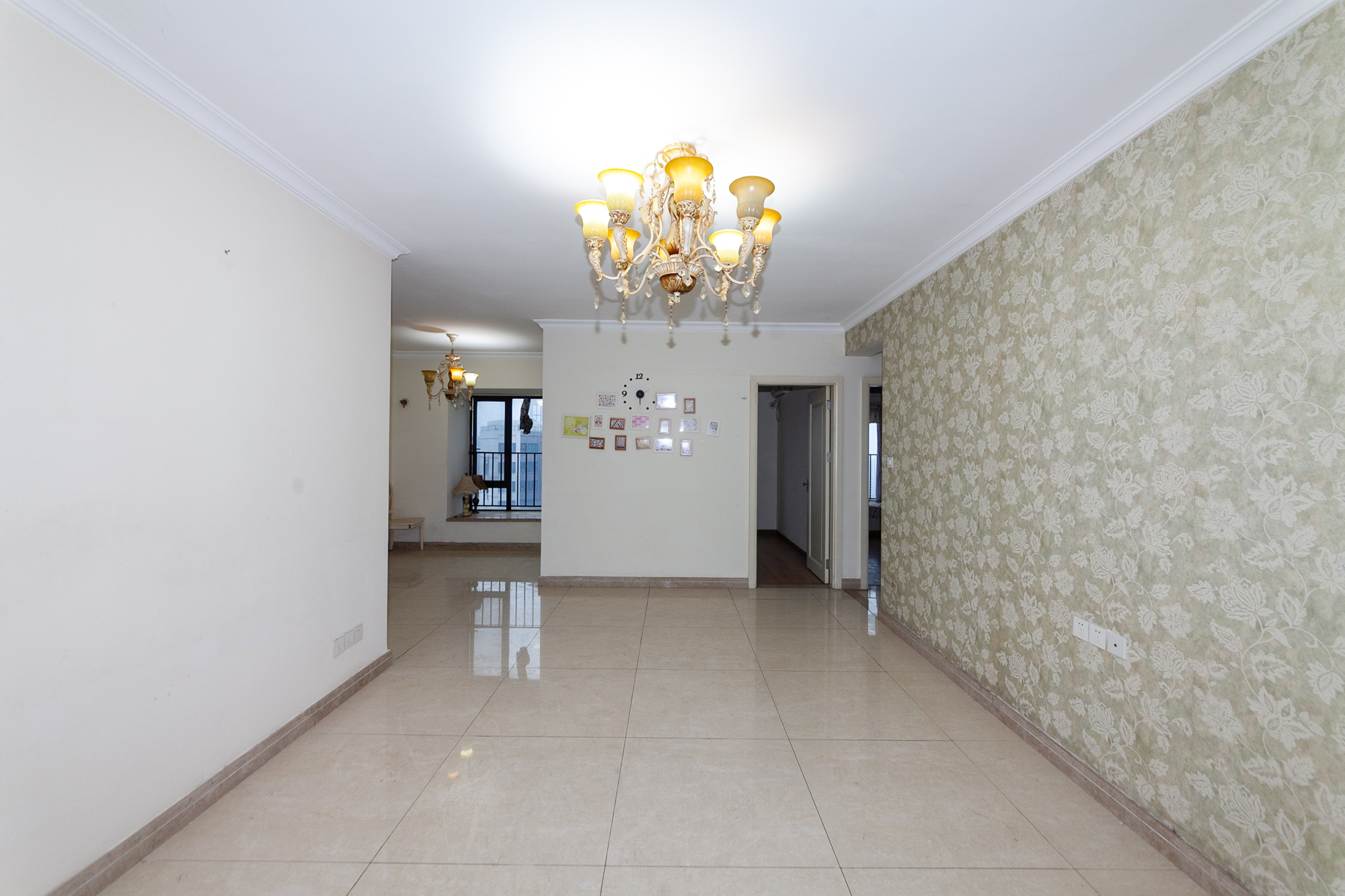 时代倾城一期  3室2厅1卫    107.0万客厅