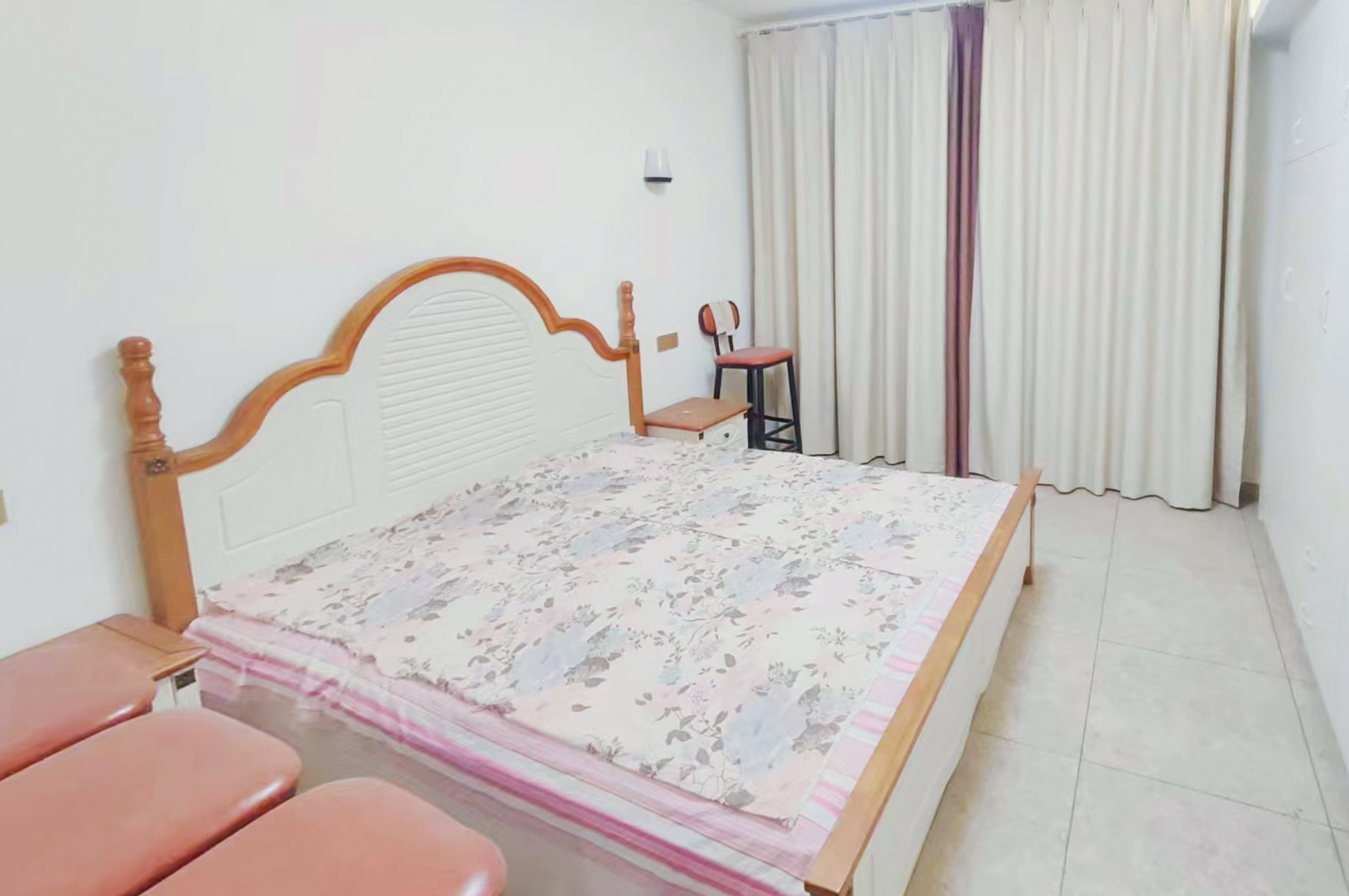 中央美郡  4室2厅2卫   145.00万卧室