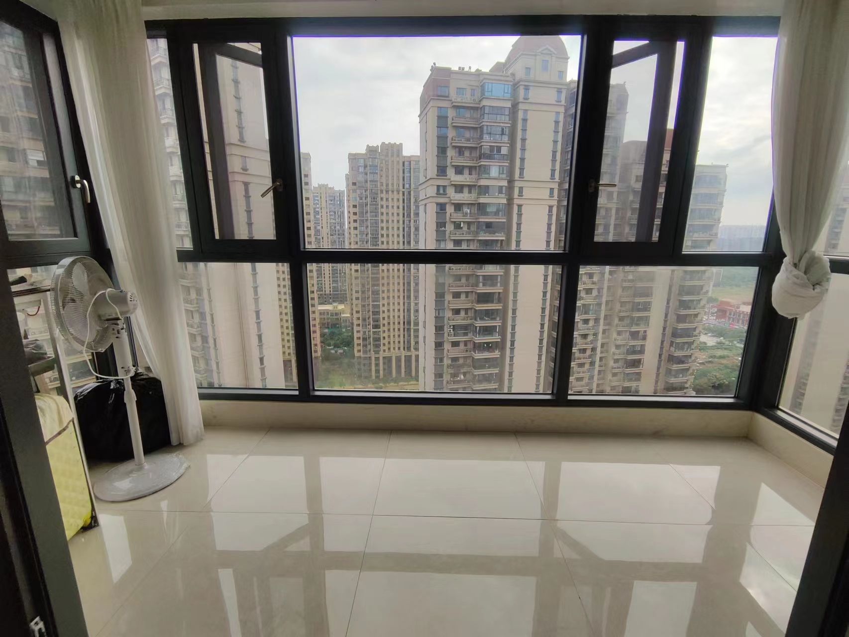 恒大华府 3室2厅2卫 92.8万 恒大华府 3室2厅2卫 92.8万室内图