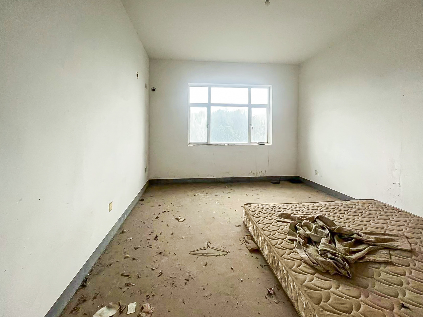 淞雅苑  4室2厅2卫    135.0万 淞雅苑  4室2厅2卫    135.0万卧室