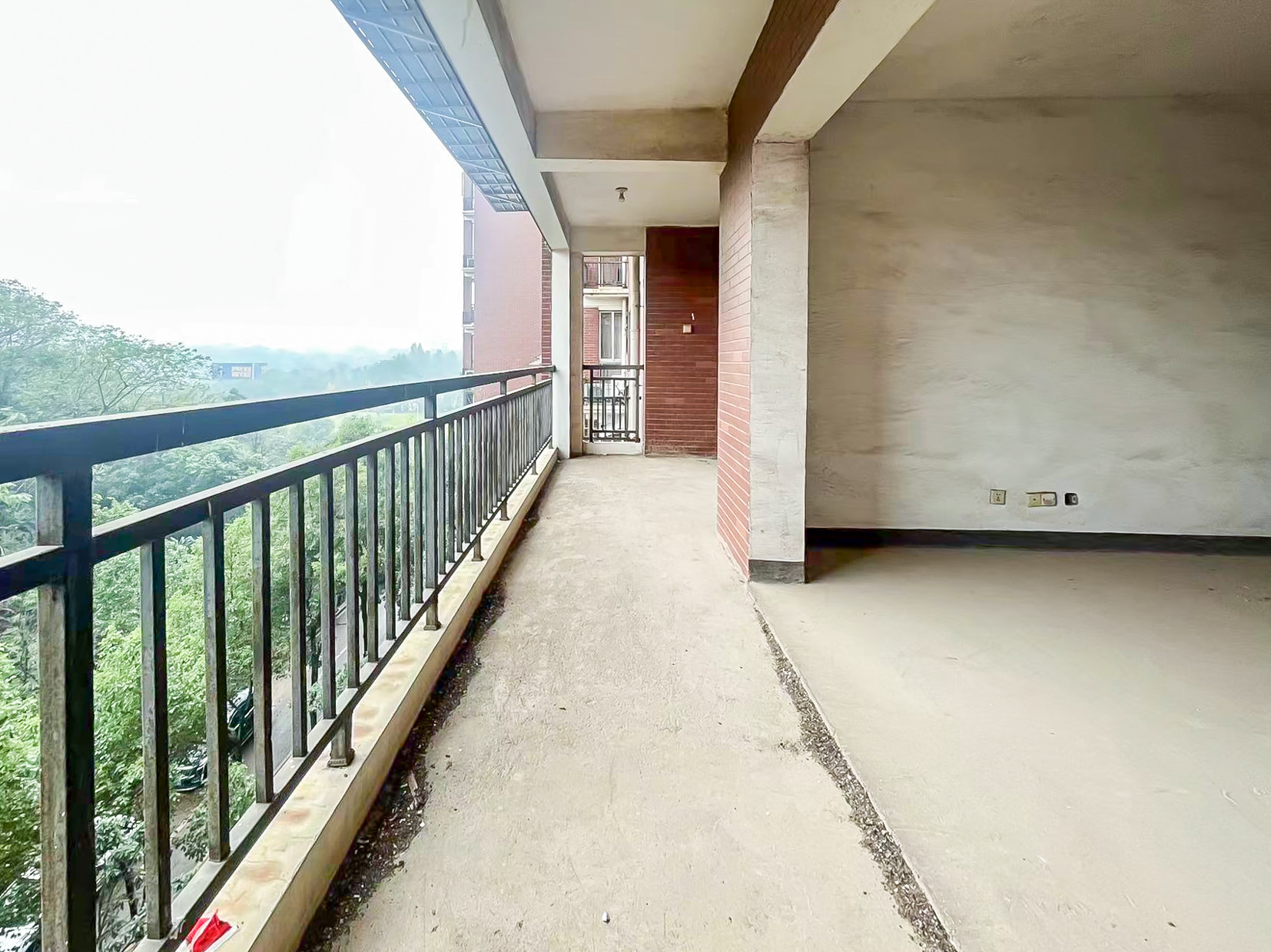 淞雅苑  4室2厅2卫    135.0万 淞雅苑  4室2厅2卫    135.0万阳台