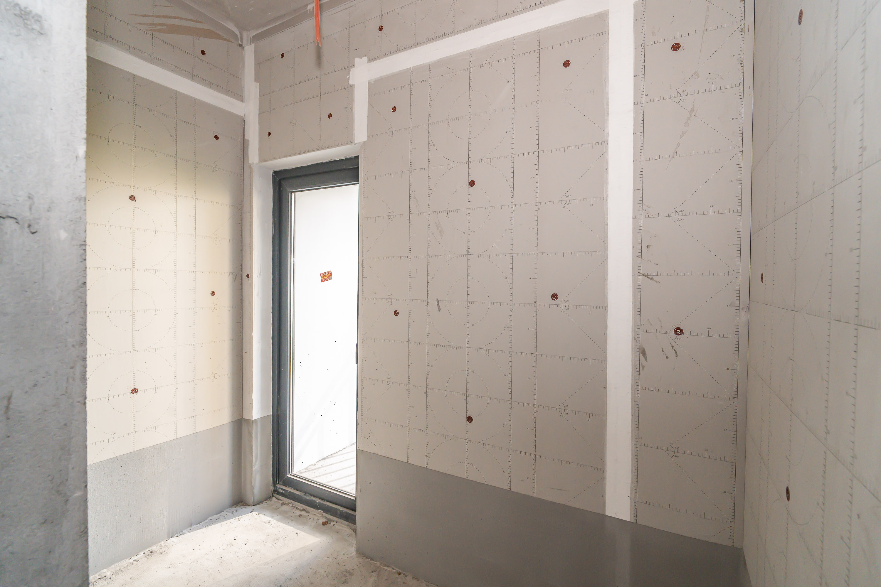 蔷薇国际  5室2厅2卫    93.0万 蔷薇国际  5室2厅2卫    93.0万卧室