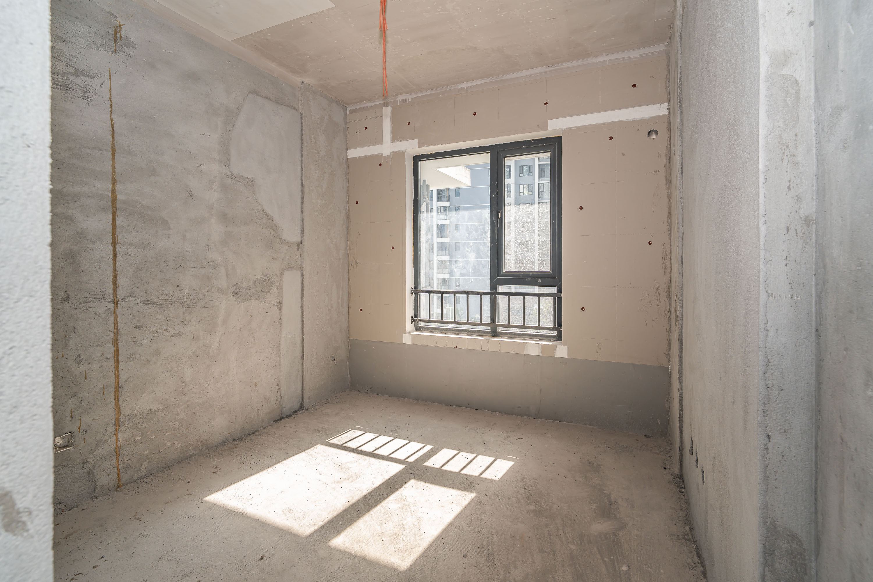 蔷薇国际  5室2厅2卫    93.0万 蔷薇国际  5室2厅2卫    93.0万卧室