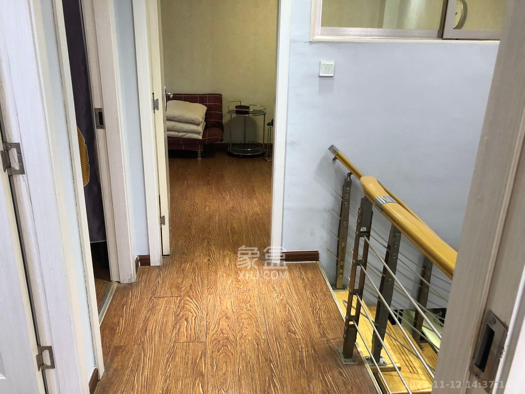 金色loft（鑫秋大厦）  3室1厅1卫   3000.00元/月室内图