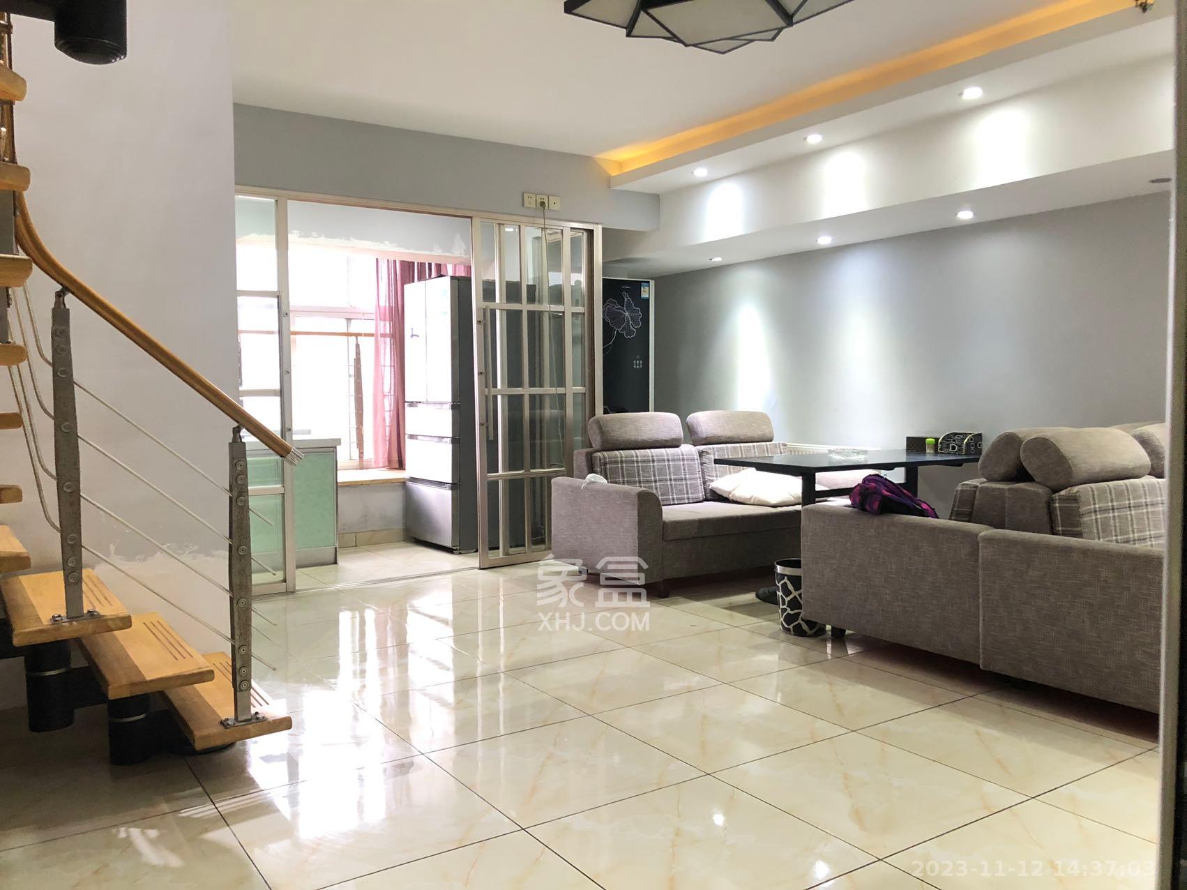 金色loft（鑫秋大厦）  3室1厅1卫   3000.00元/月室内图1
