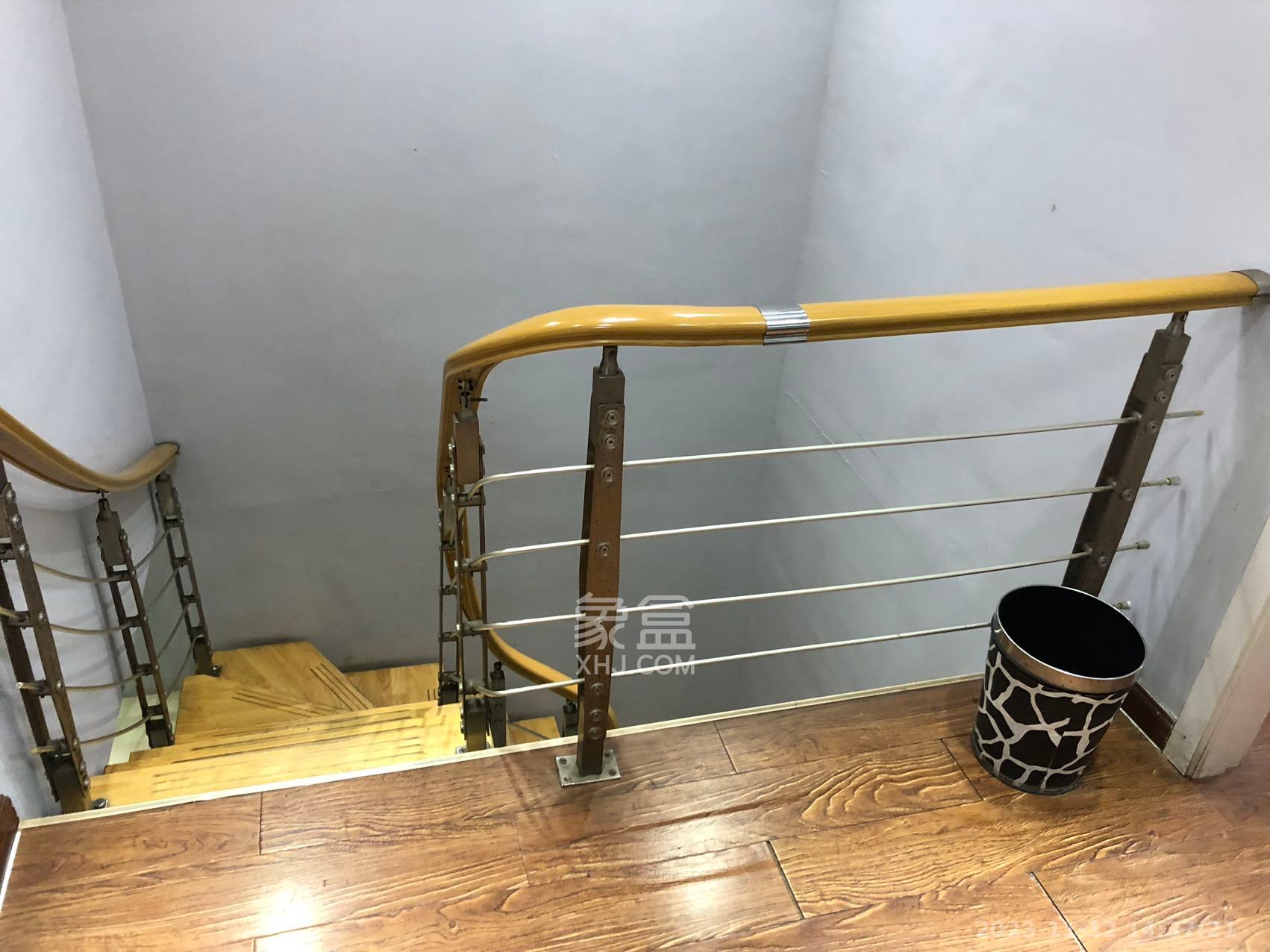 金色loft（鑫秋大厦）  3室1厅1卫   3000.00元/月室内图