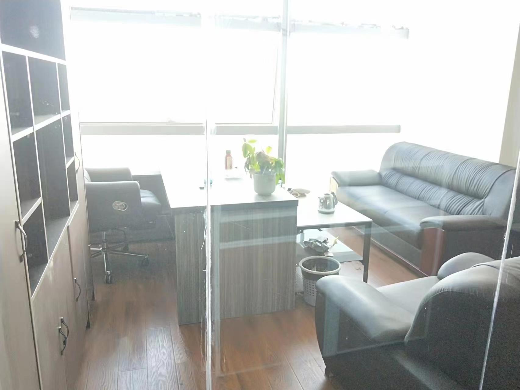 金融101大厦(会展城101大厦) 1室1厅1卫 3500.00元/月 金融101大厦(会展城101大厦) 1室1厅1卫 3500.00元/月室内图