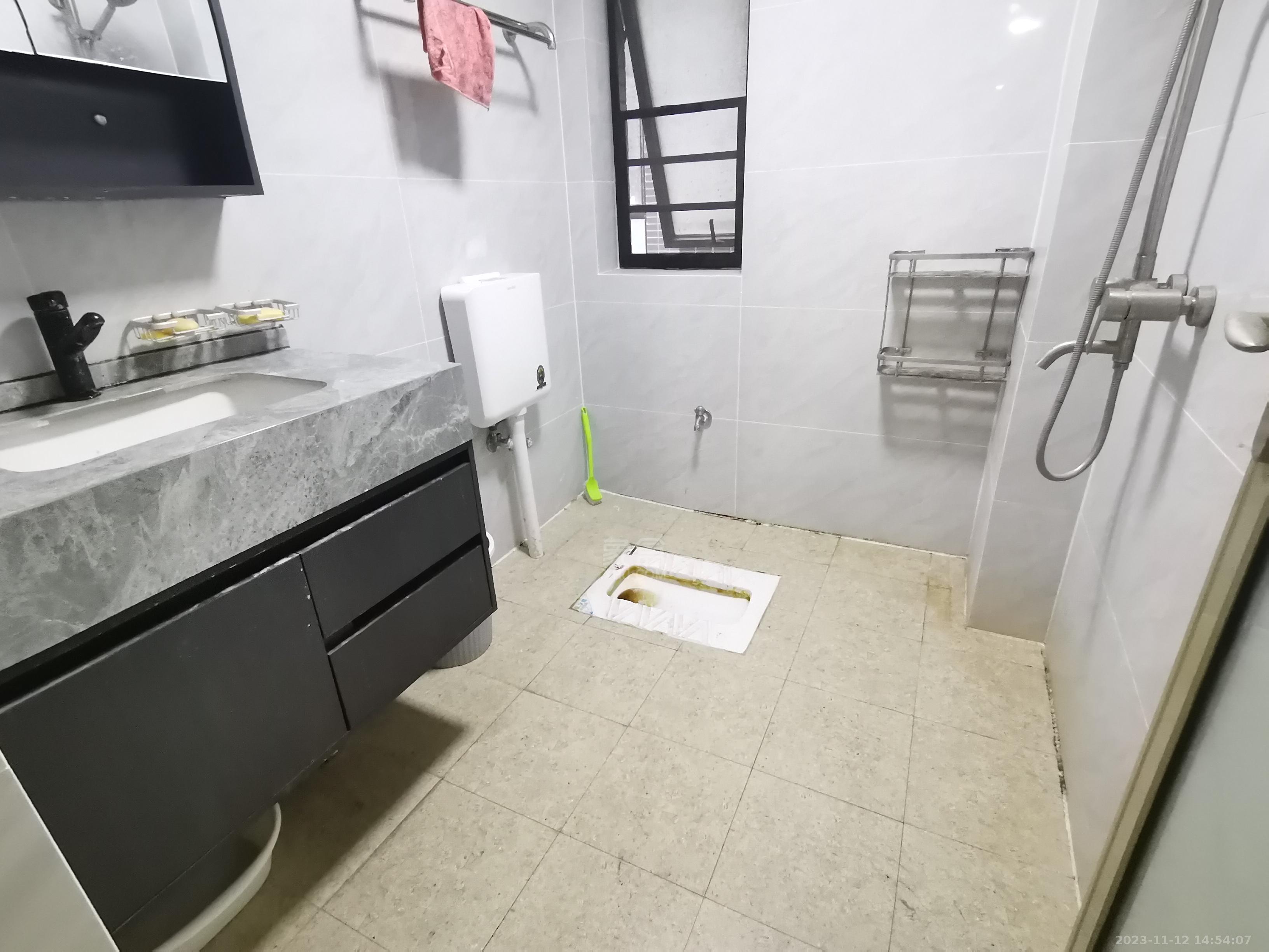 莱茵小镇  2室2厅1卫   1500.00元/月室内图