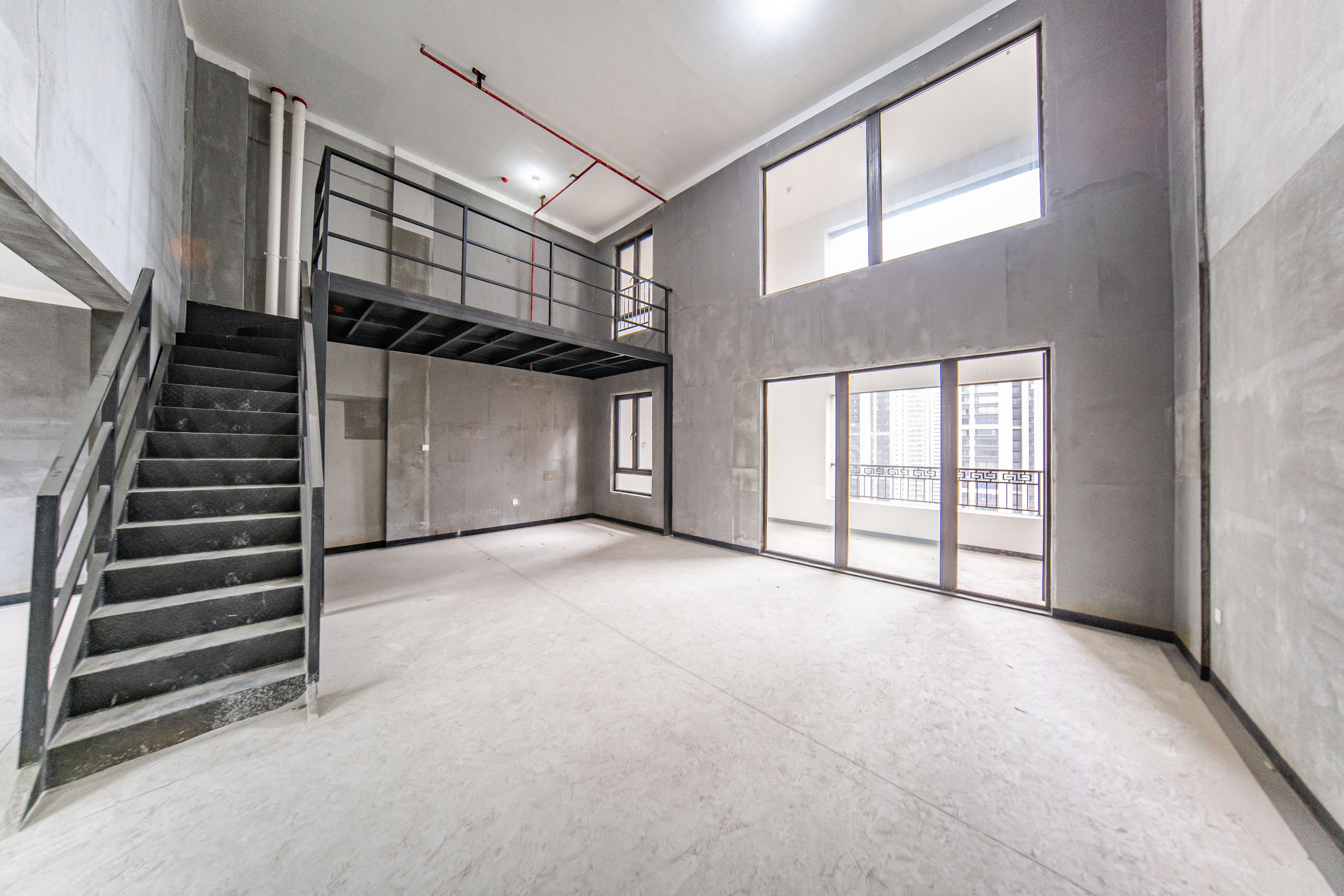 建发央著  5室2厅2卫    330.0万客厅