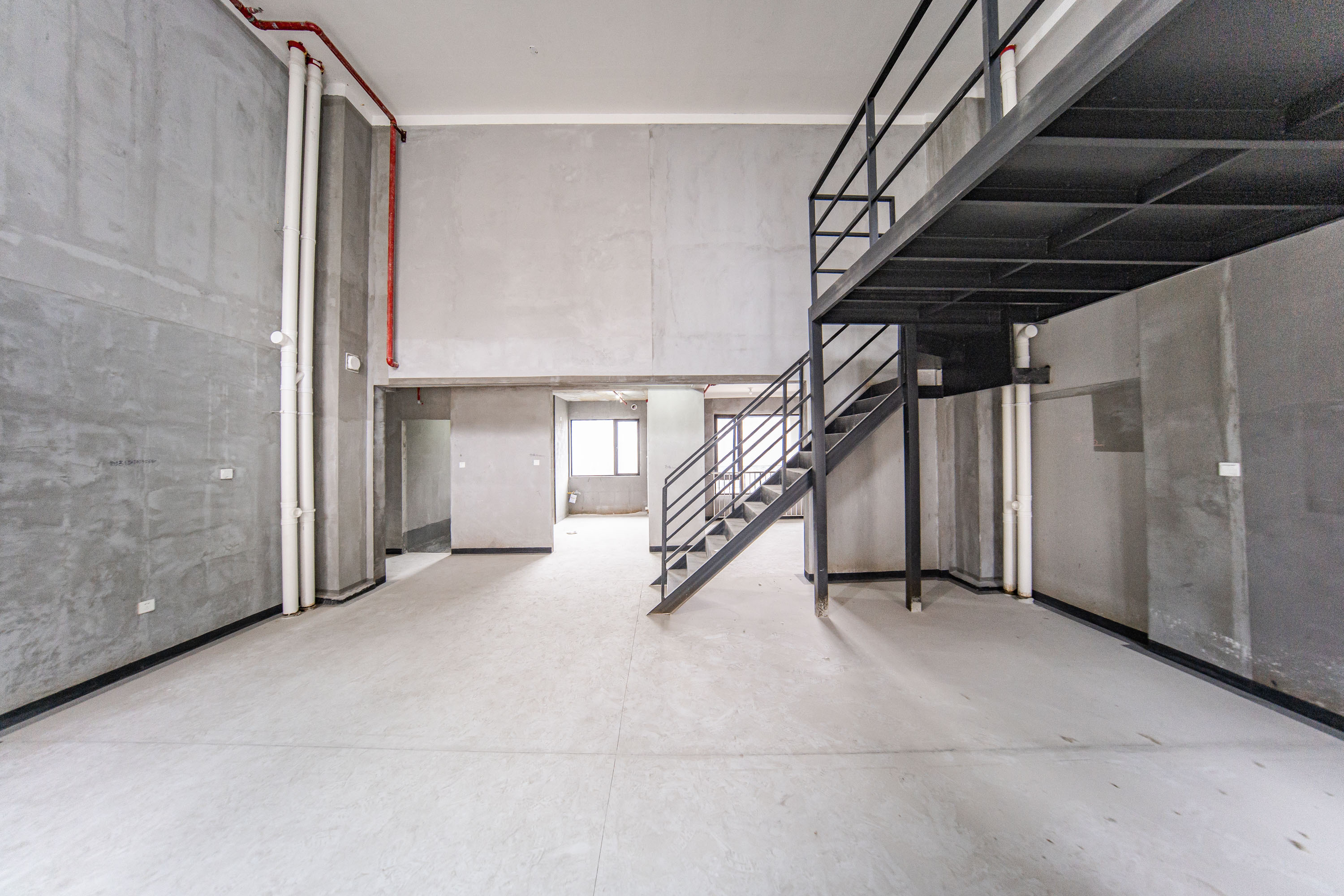 建发央著  5室2厅2卫    330.0万客厅