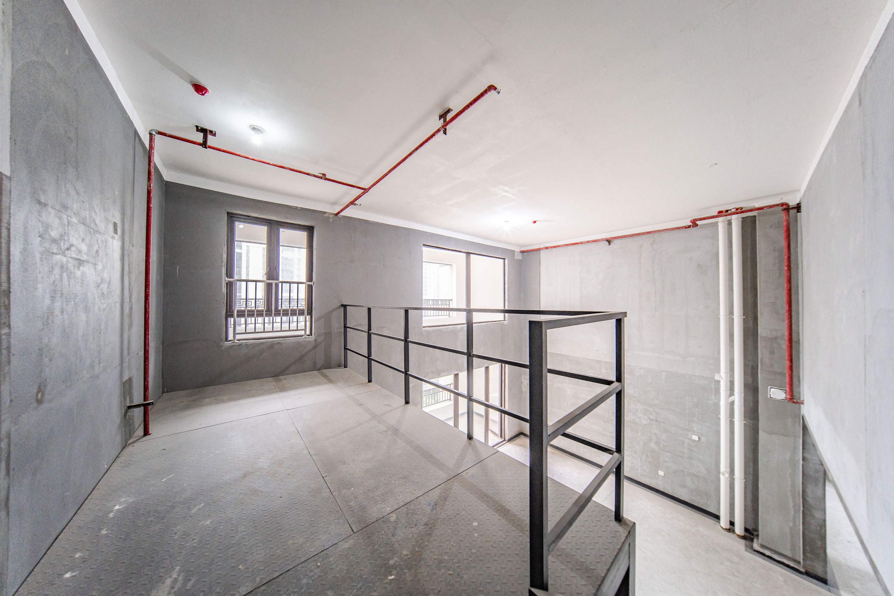 建发央著  5室2厅2卫    330.0万卧室