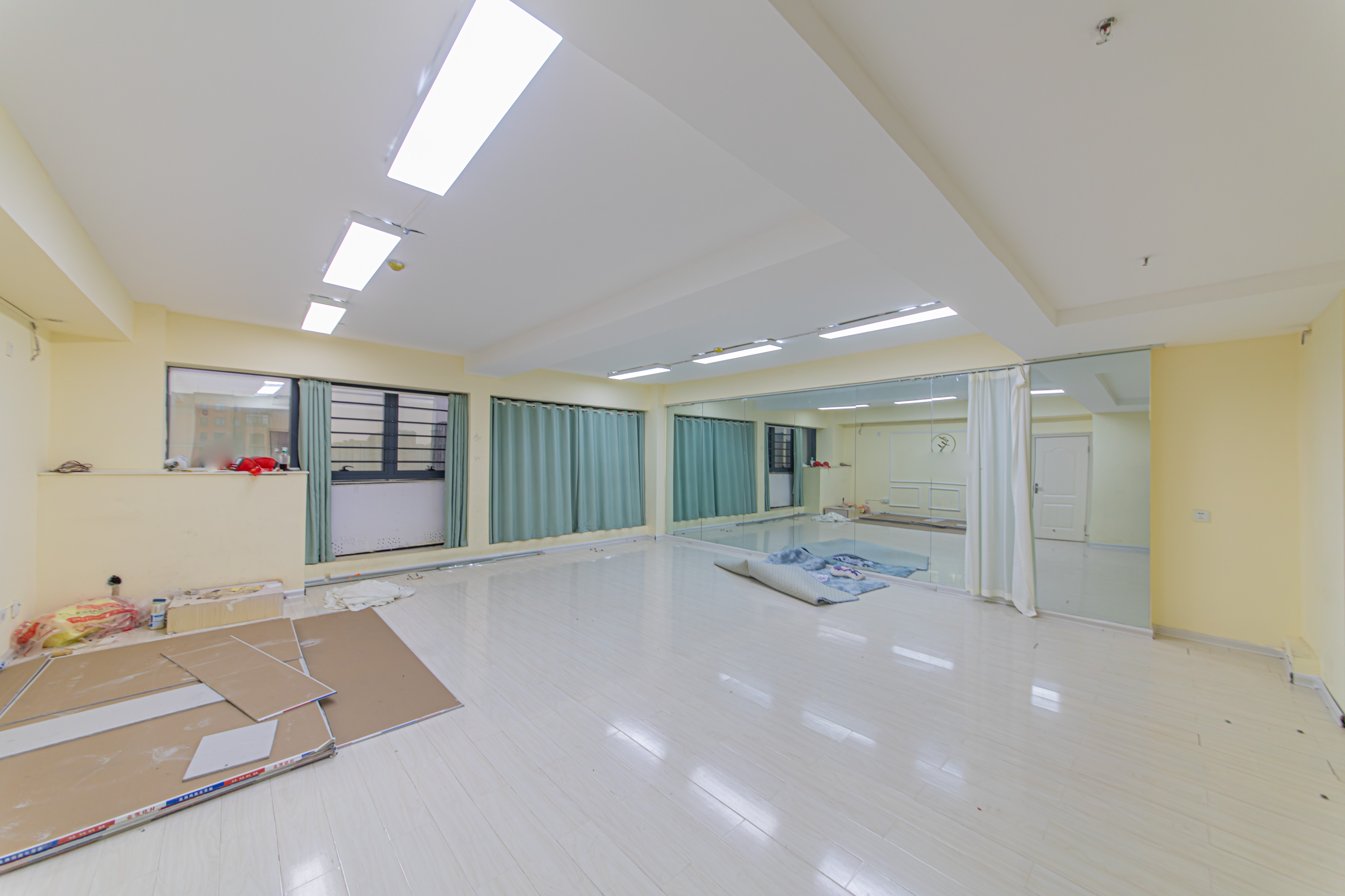 中建芙蓉工社  1室1厅1卫   26.00万其他
