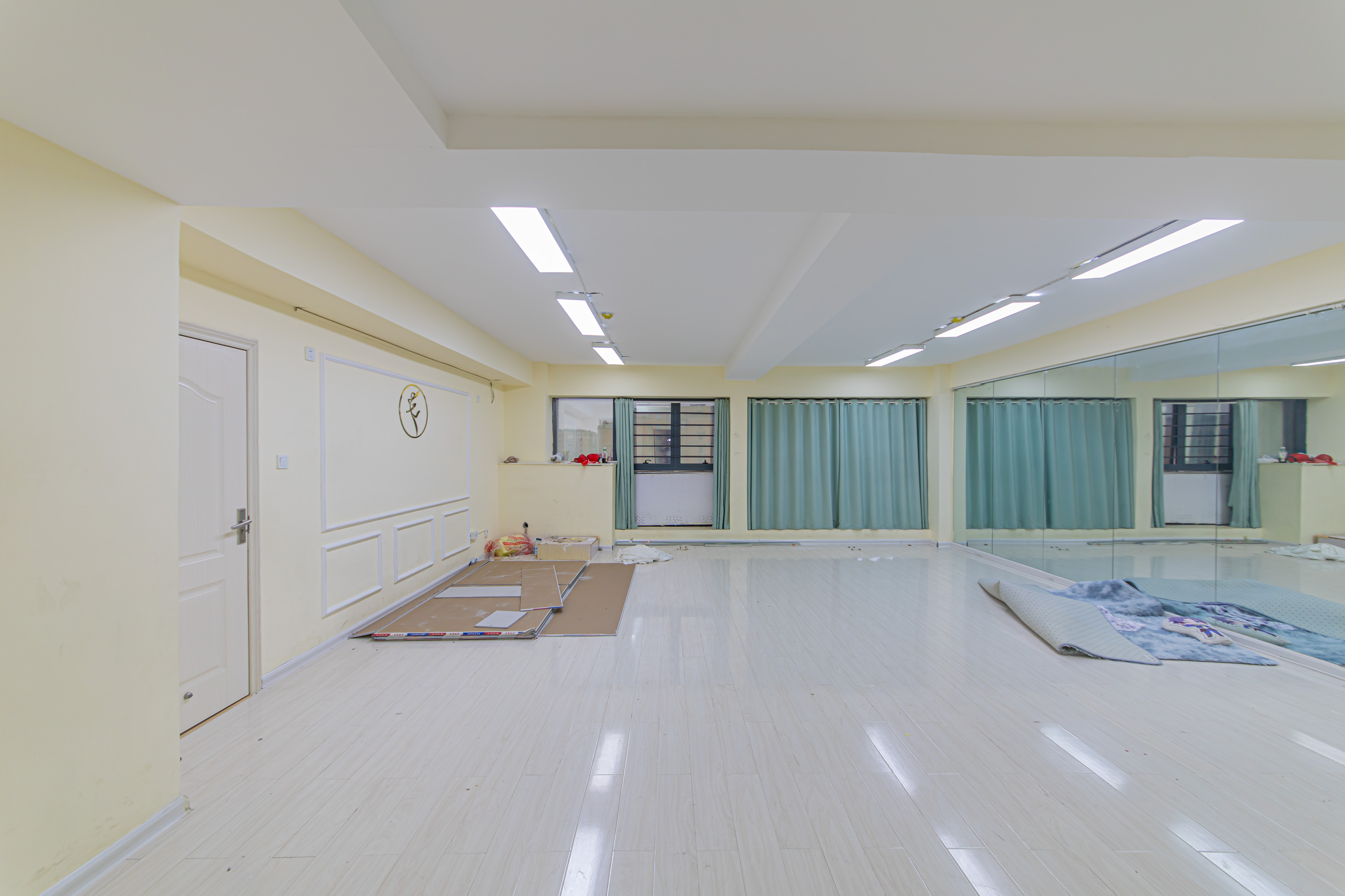 中建芙蓉工社  1室1厅1卫   26.00万其他