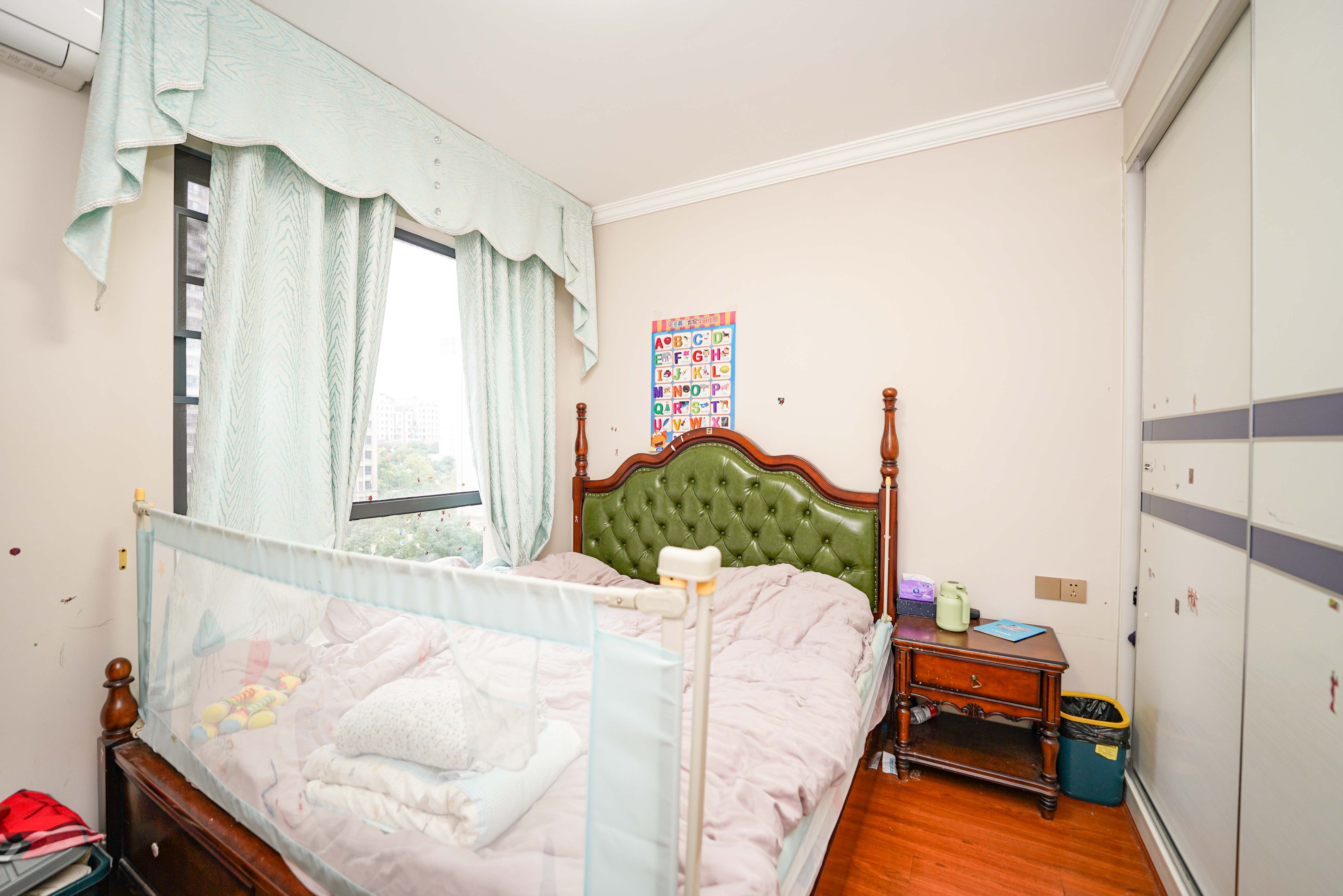 五矿万境蓝山  3室2厅1卫    120.0万卧室