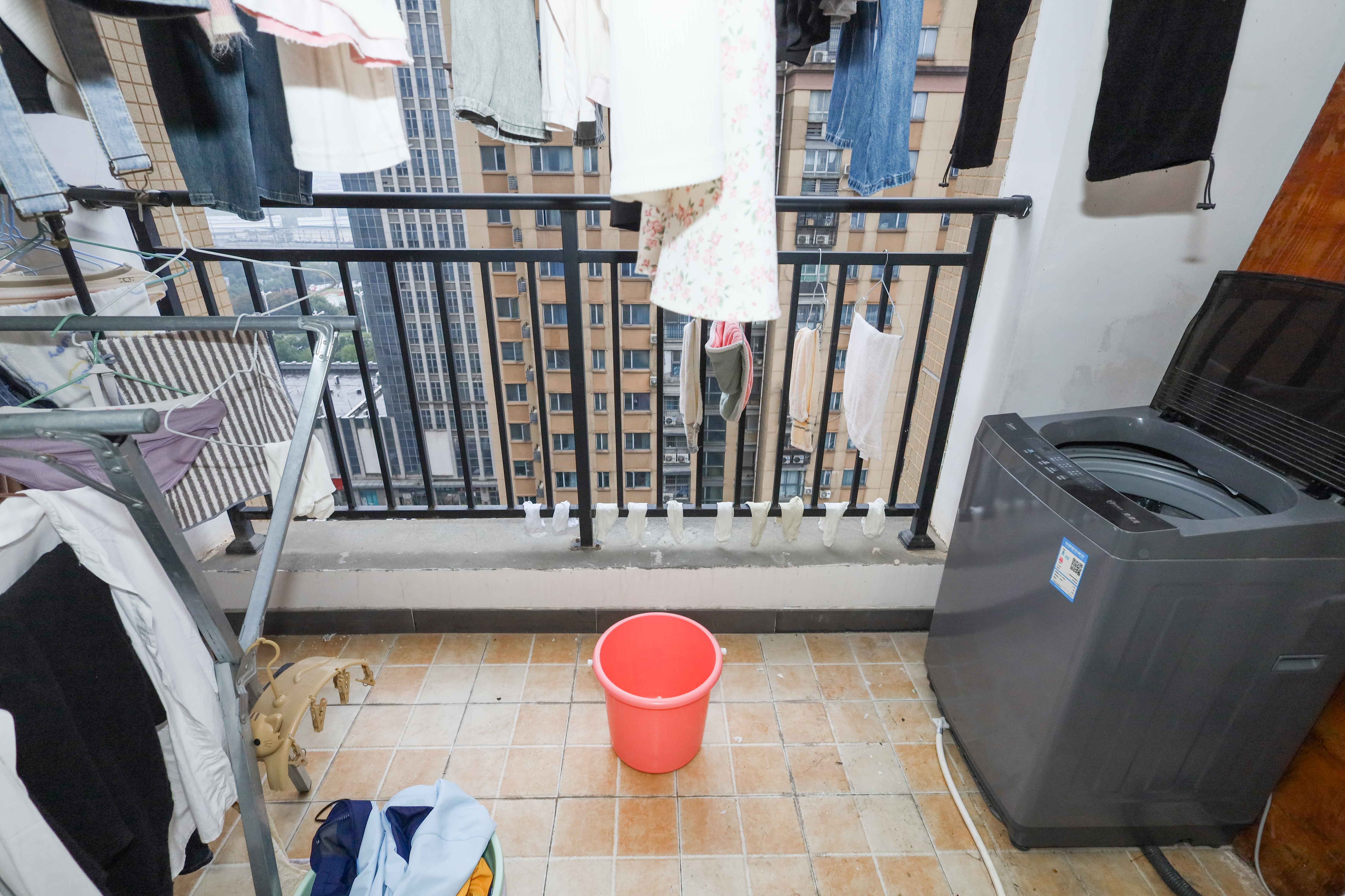 潇湘奥林匹克花园  3室2厅1卫    105.0万阳台