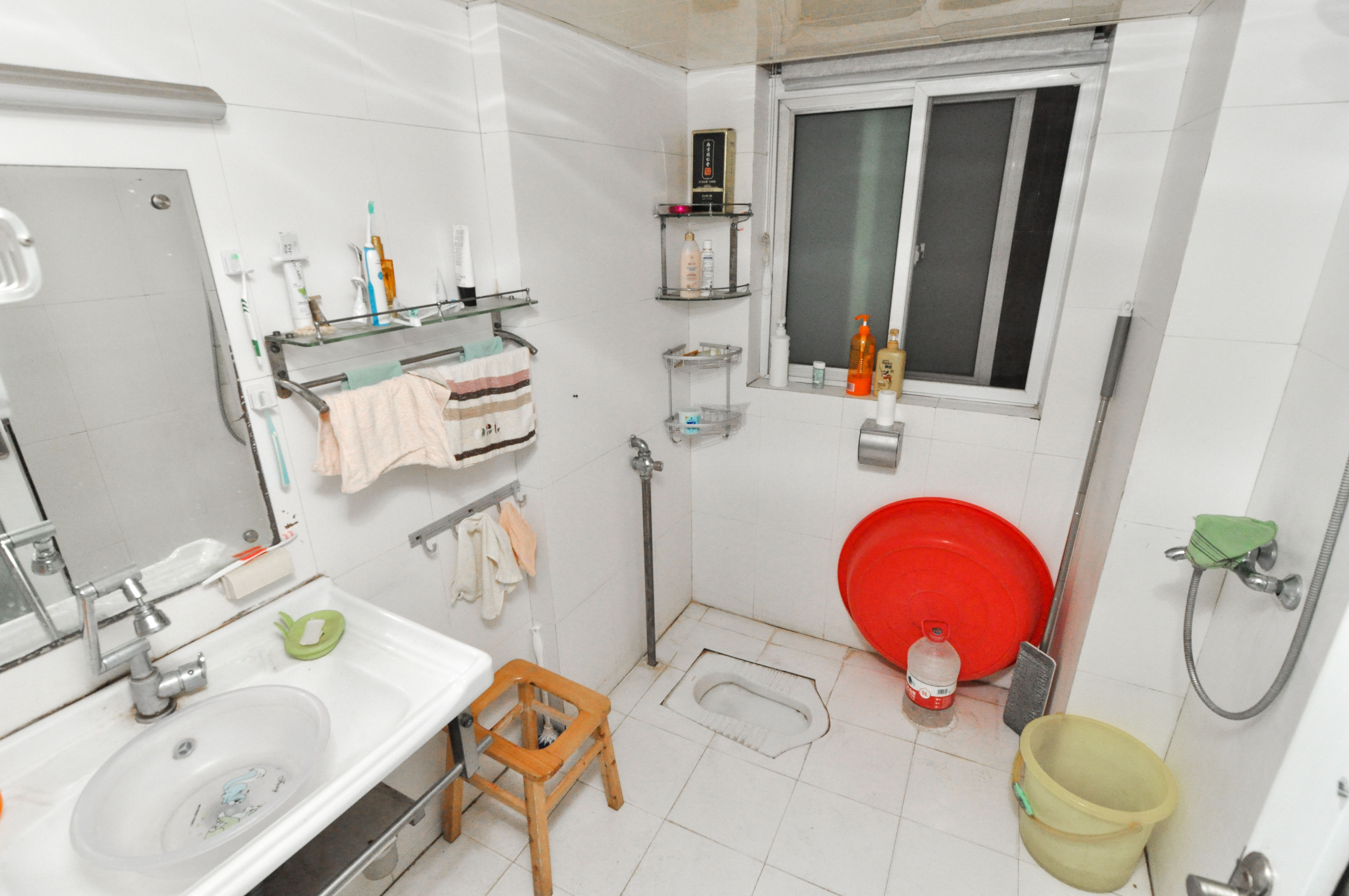 格林星城  2室2厅1卫    99.8万卫生间