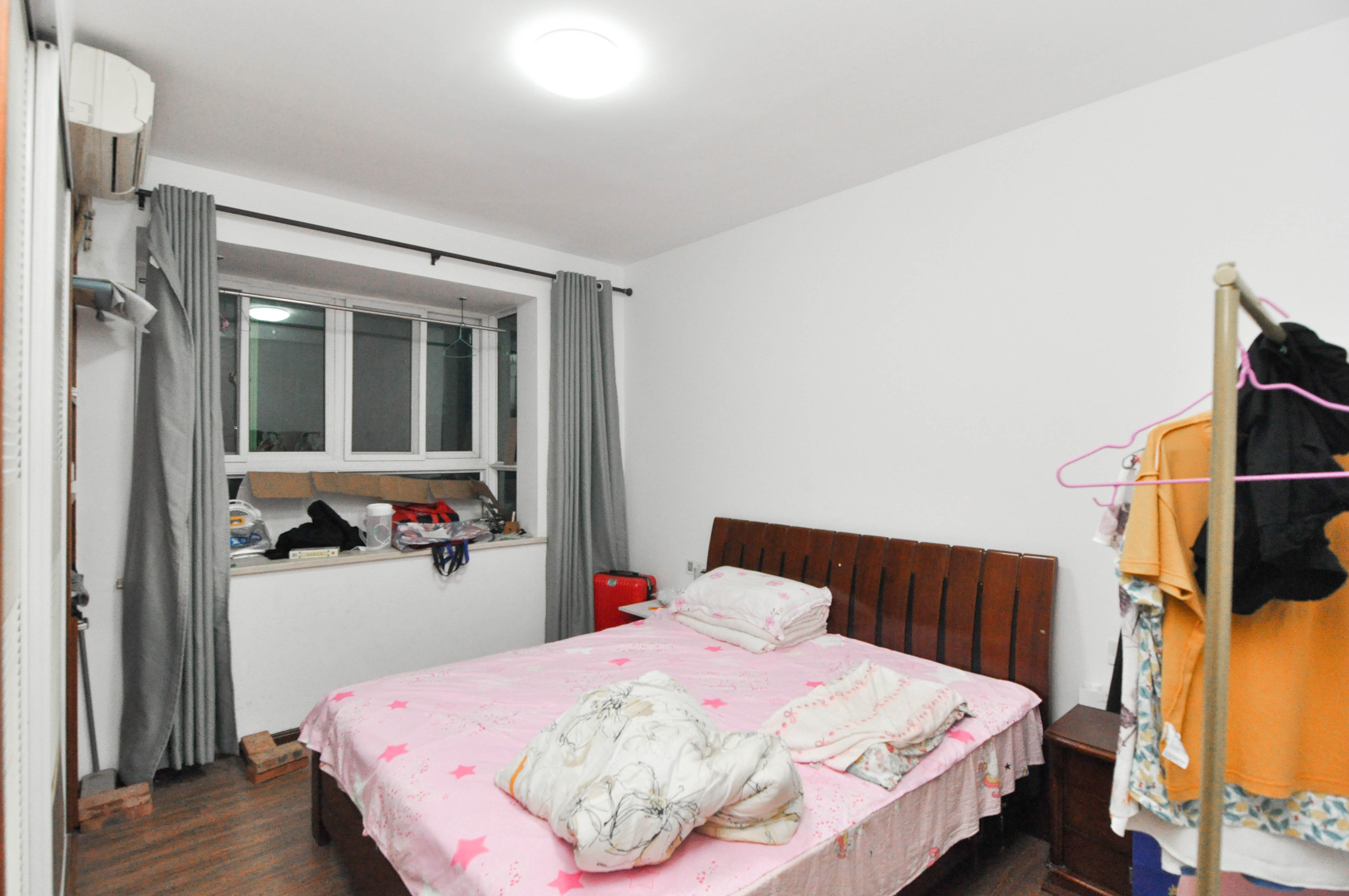 格林星城  2室2厅1卫    99.8万卧室