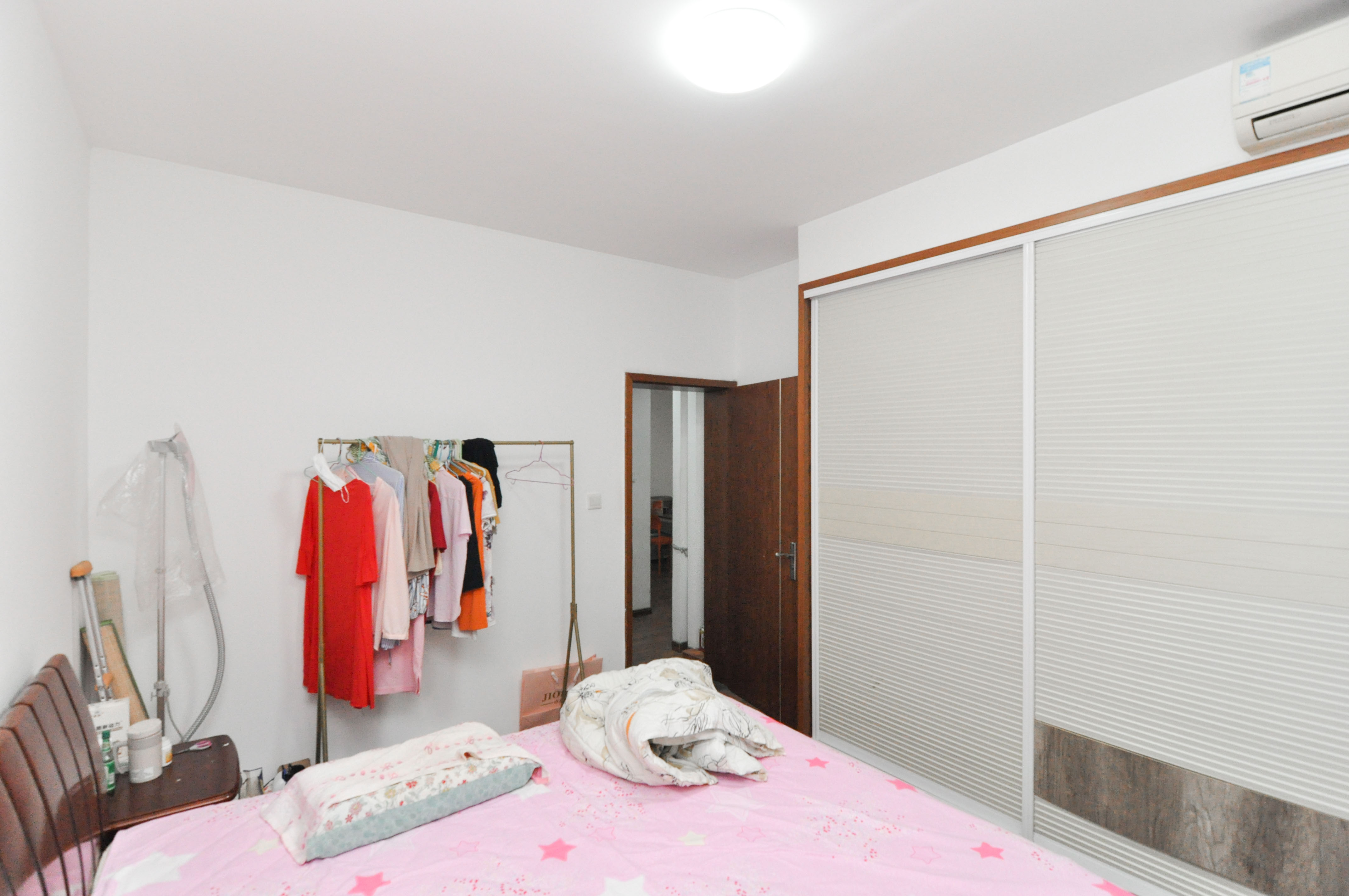 格林星城  2室2厅1卫    99.8万卧室