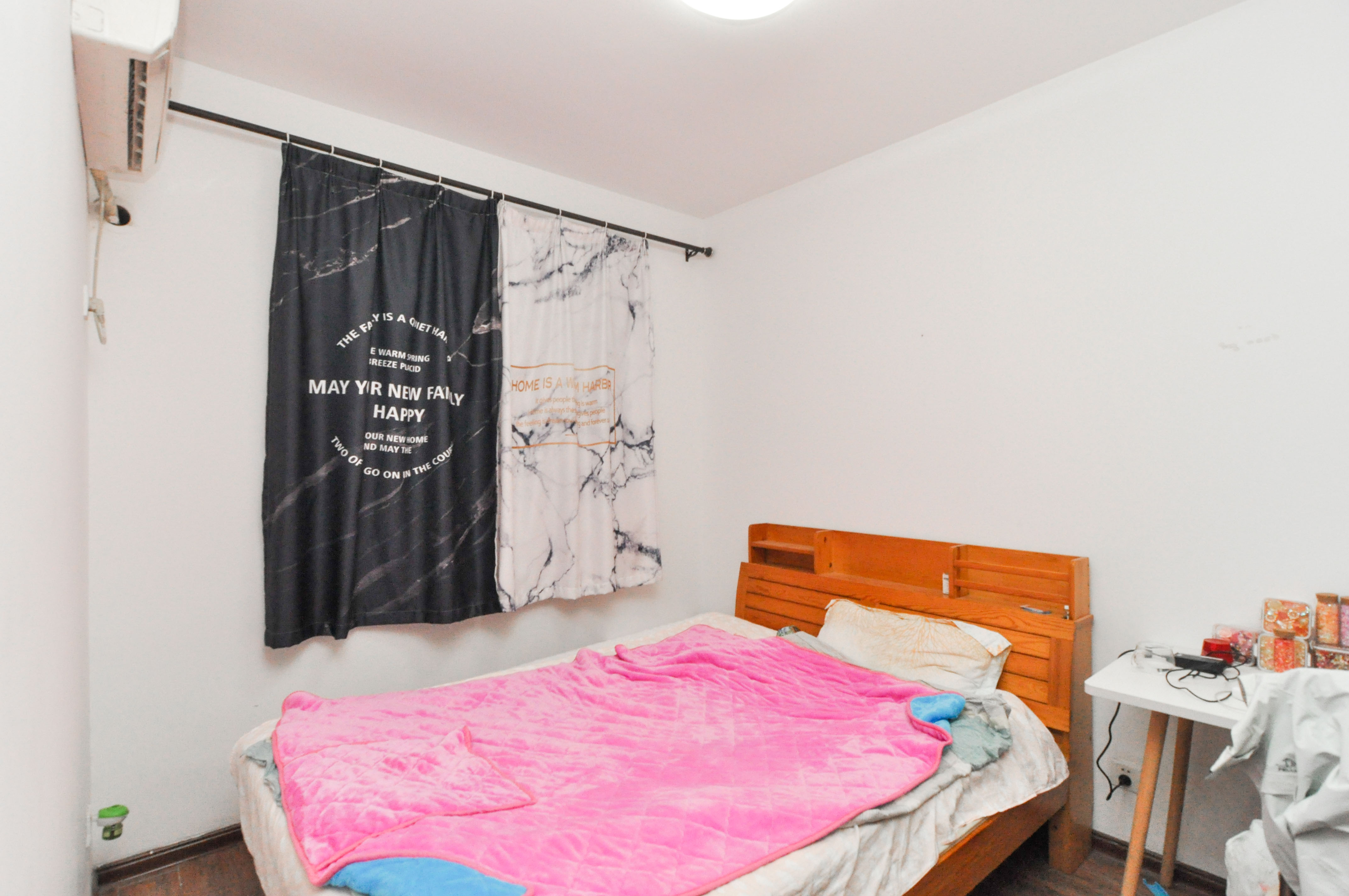 格林星城  2室2厅1卫    99.8万卧室