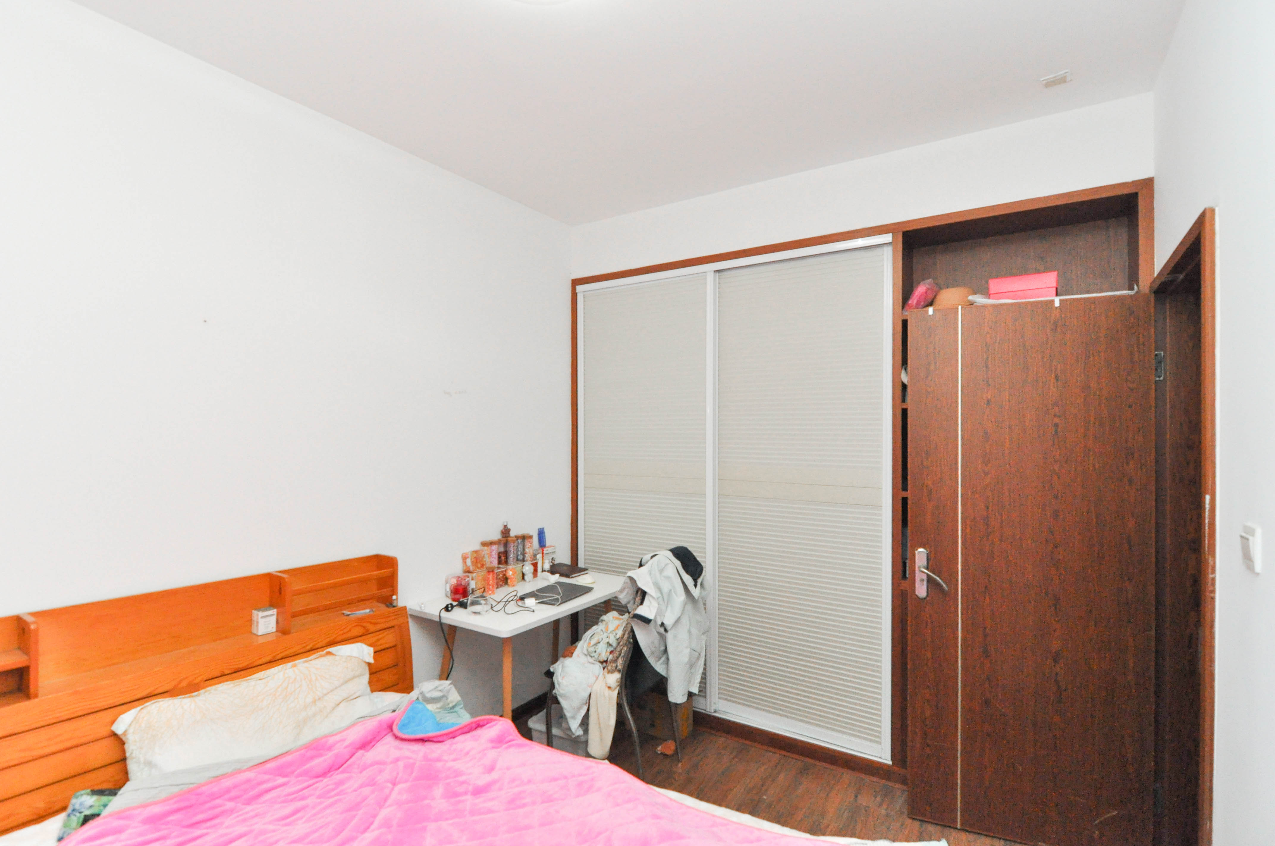 格林星城  2室2厅1卫    99.8万卧室