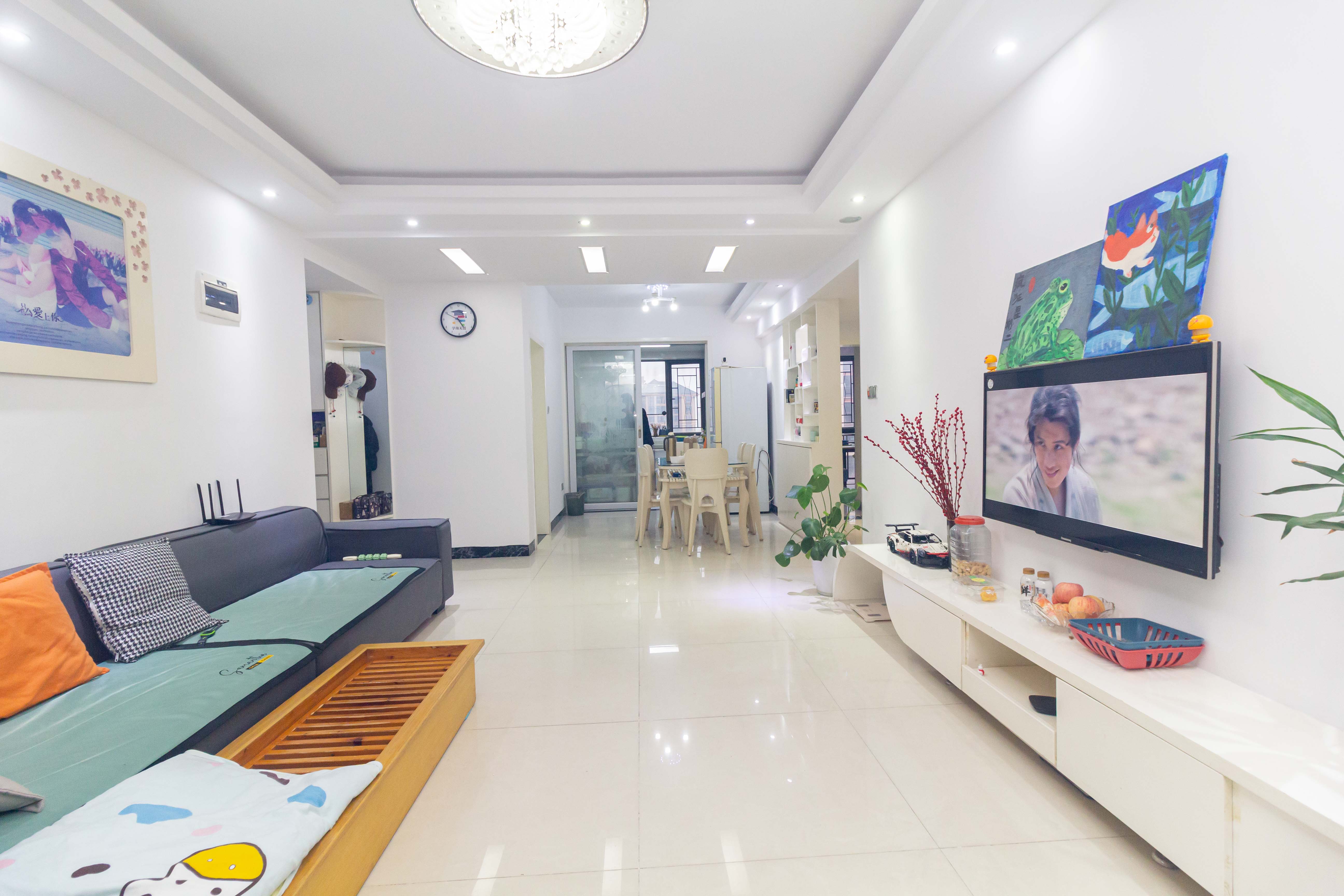 旭辉华庭 3室2厅2卫 84.8万 旭辉华庭 3室2厅2卫 84.8万客厅