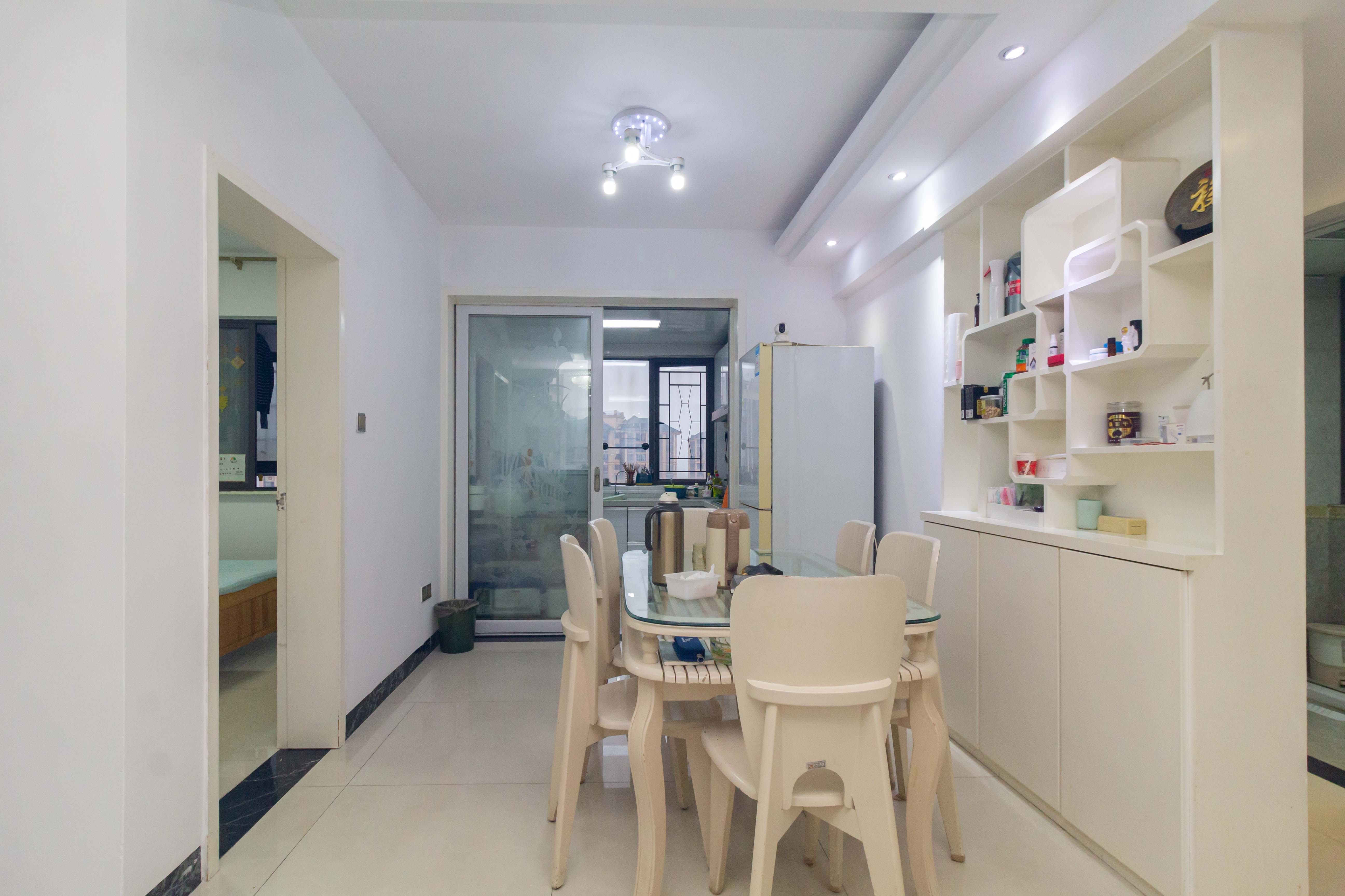 旭辉华庭 3室2厅2卫 84.8万 旭辉华庭 3室2厅2卫 84.8万客厅