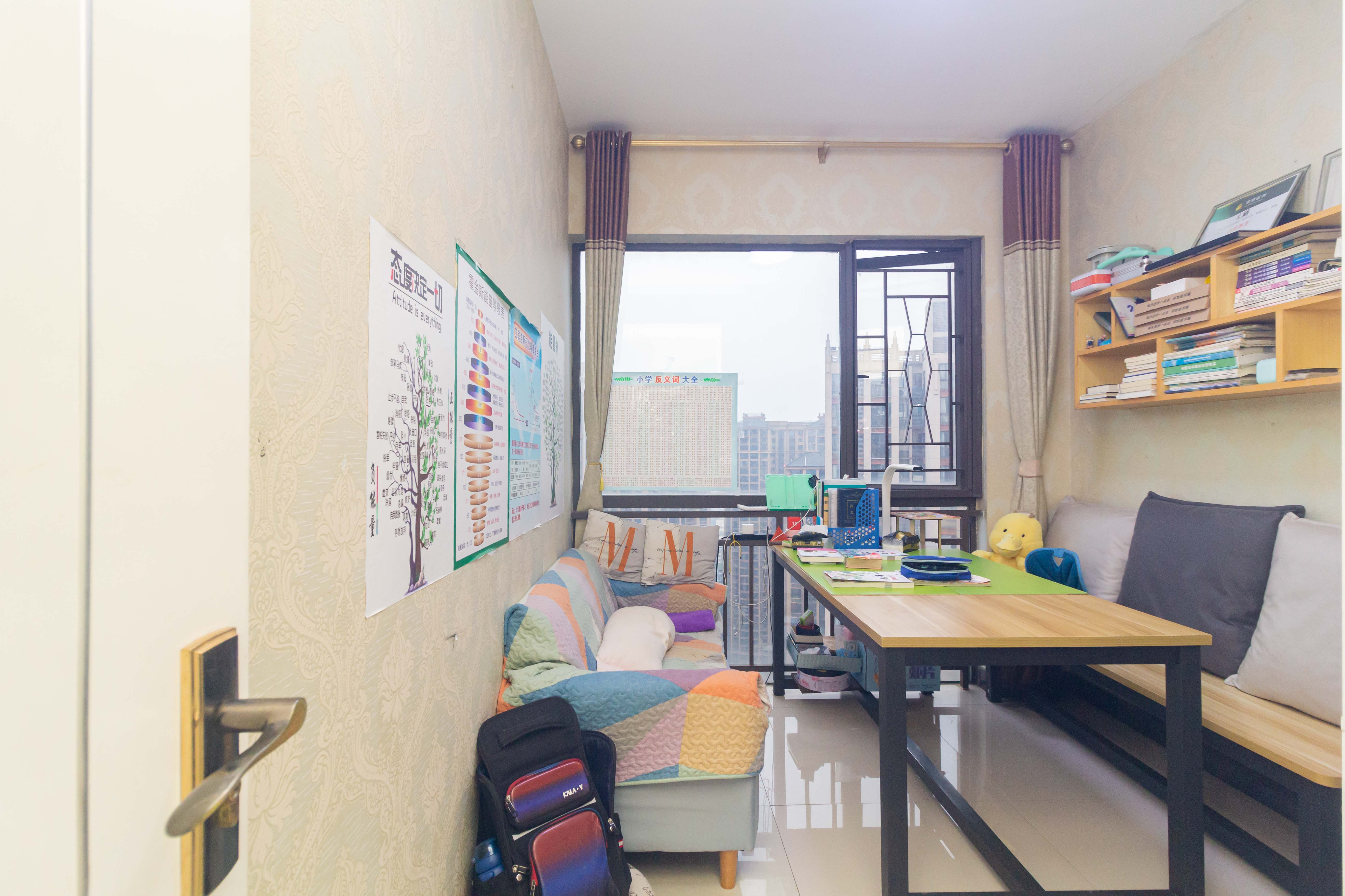 旭辉华庭 3室2厅2卫 84.8万 旭辉华庭 3室2厅2卫 84.8万卧室