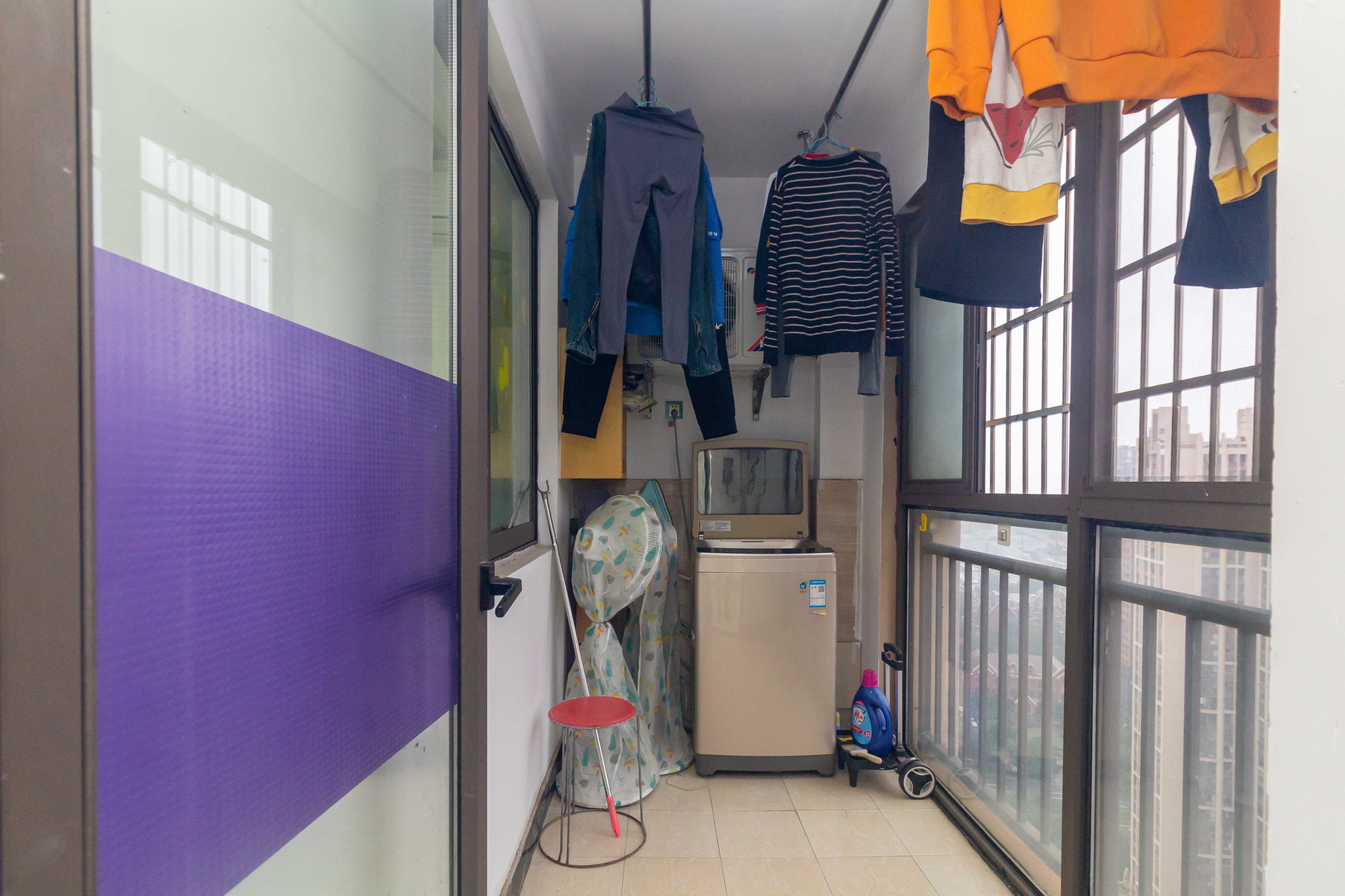 旭辉华庭 3室2厅2卫 84.8万 旭辉华庭 3室2厅2卫 84.8万阳台