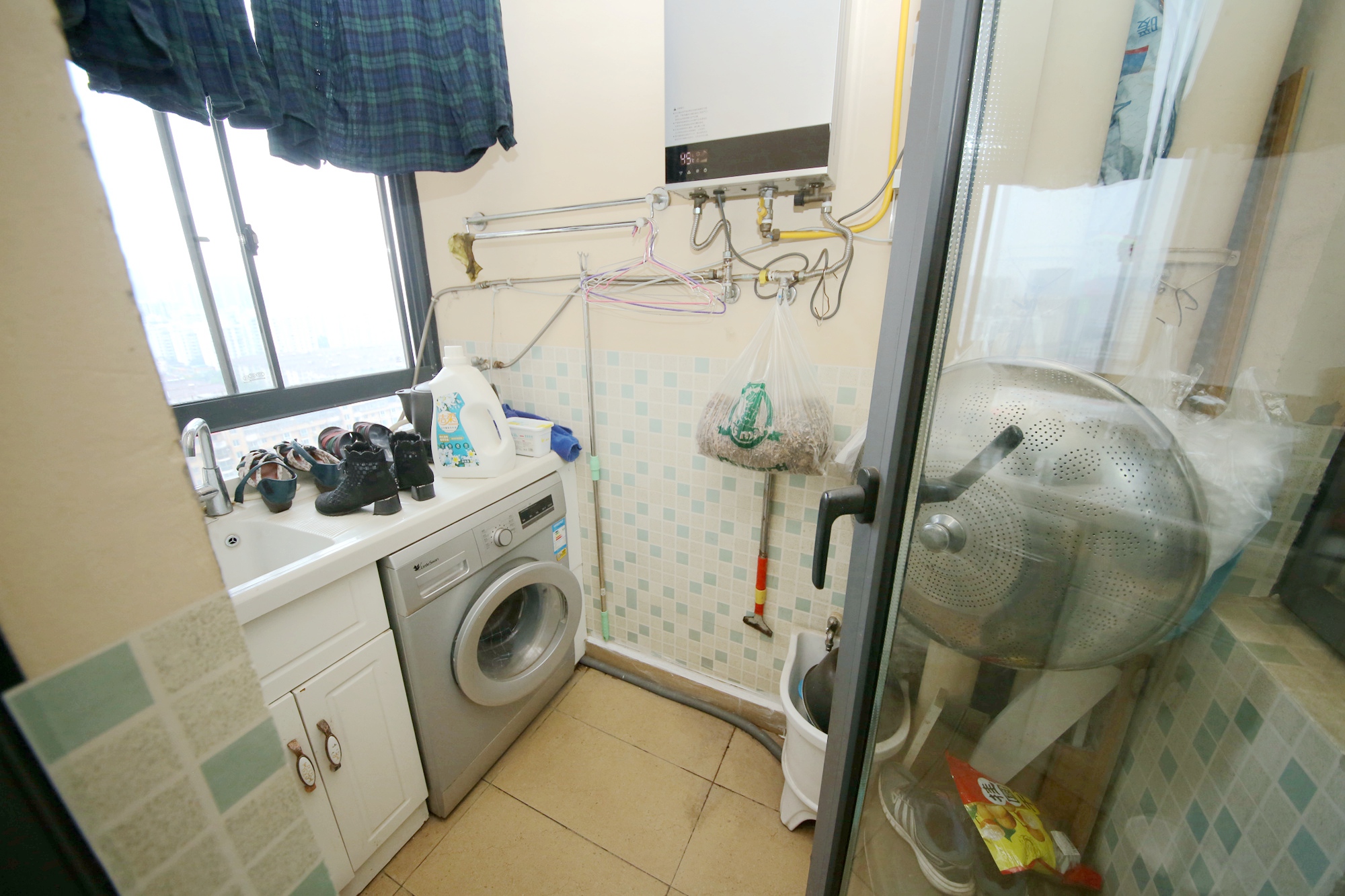 佳兆业时代广场  4室2厅2卫   188.00万阳台