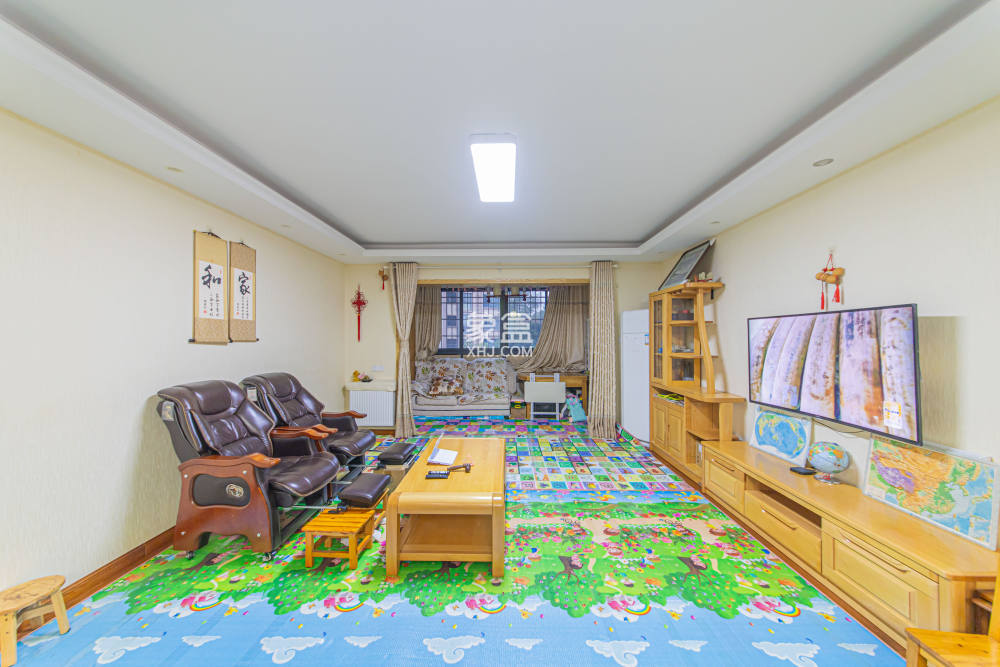 保利花園  4室2廳2衛(wèi)   190.00萬