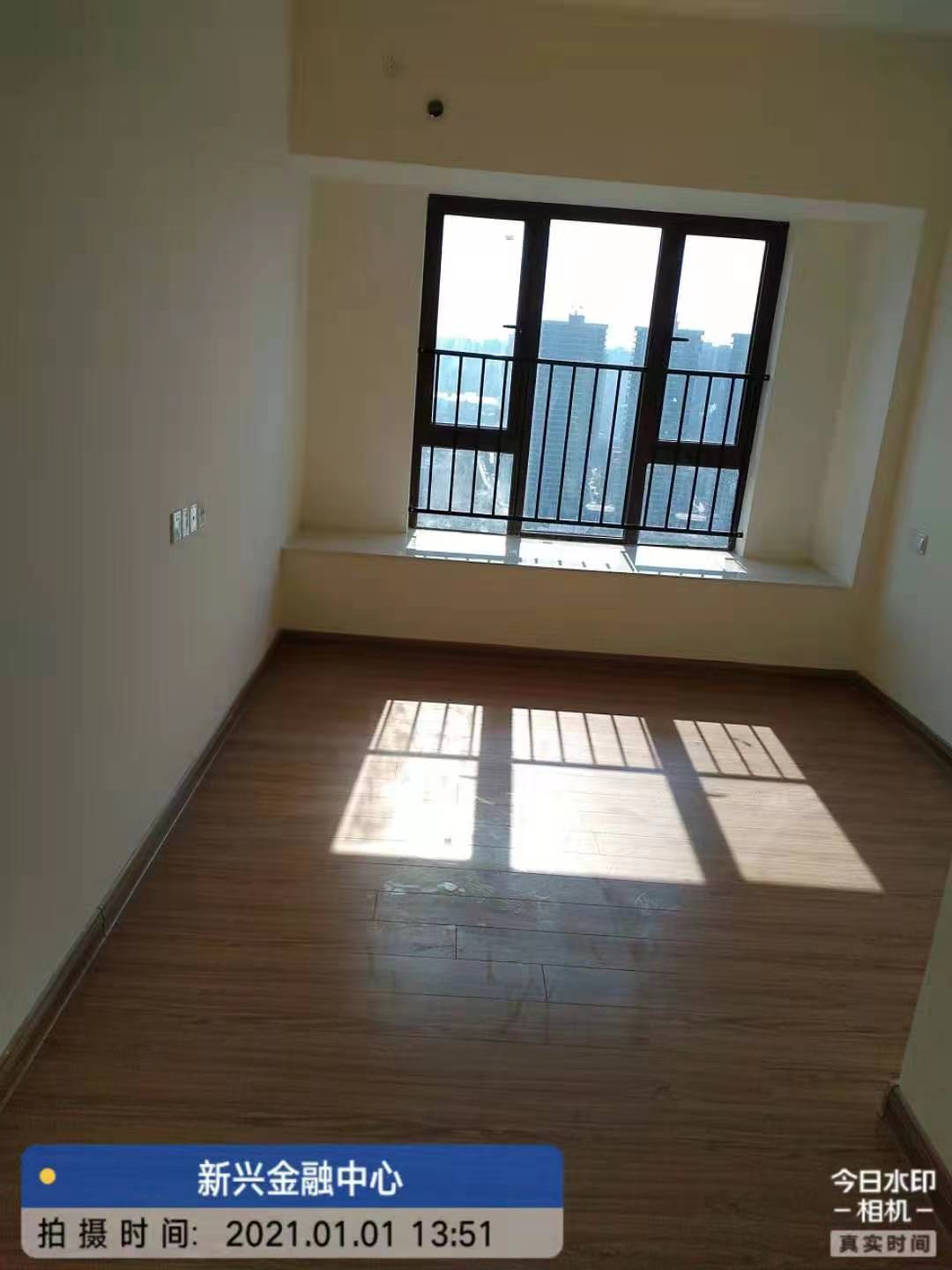 华耀碧桂园十里江湾誉峯 4室2厅2卫 2300.0元/月 华耀碧桂园十里江湾誉峯 4室2厅2卫 2300.0元/月室内图