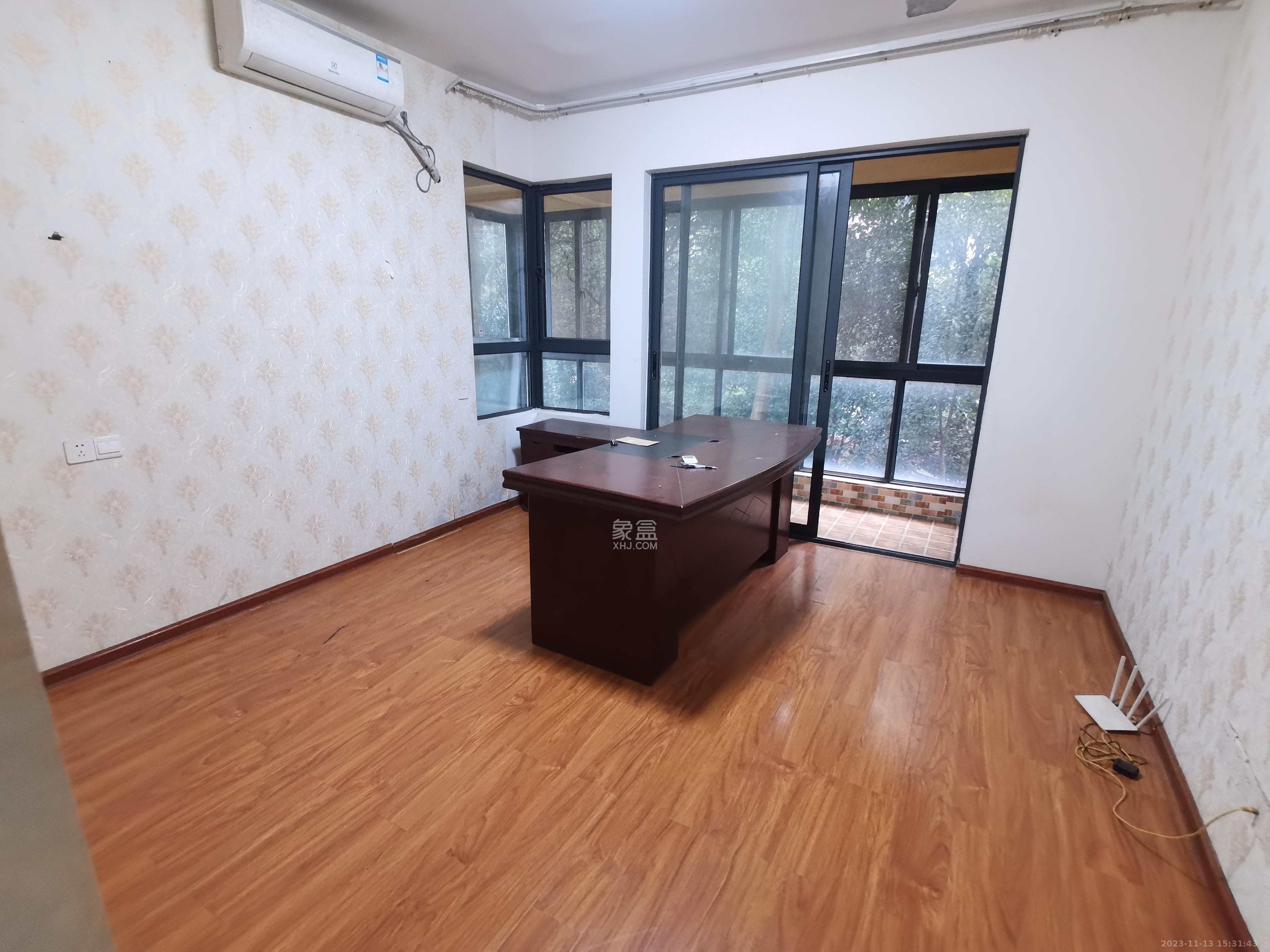 中建芙蓉嘉苑  4室2厅1卫   2500.00元/月室内图