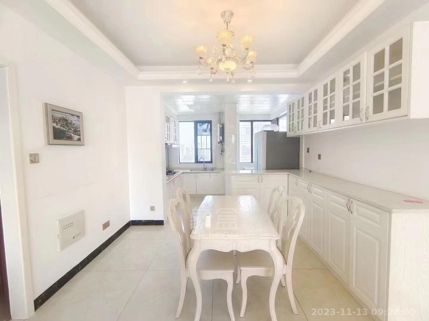 新桂广场 3室2厅2卫 2100.00元/月 新桂广场 3室2厅2卫 2100.00元/月室内图