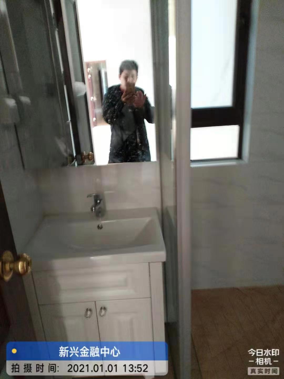 华耀碧桂园十里江湾誉峯 4室2厅2卫 2300.0元/月 华耀碧桂园十里江湾誉峯 4室2厅2卫 2300.0元/月室内图