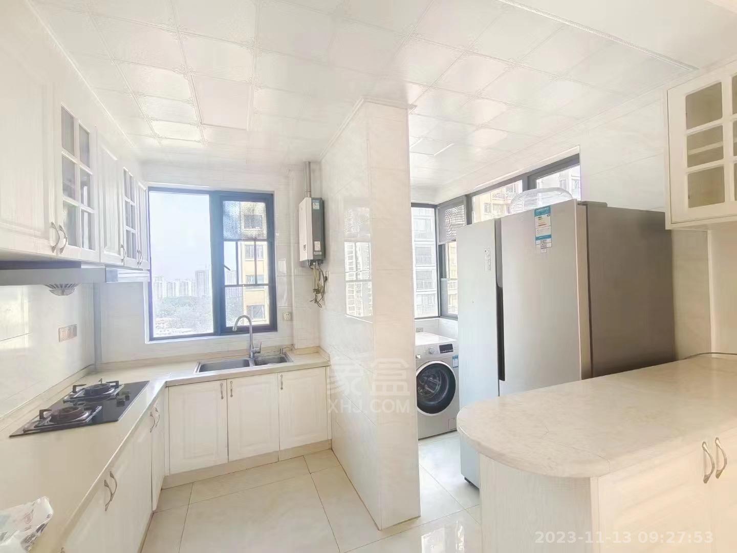 新桂广场 3室2厅2卫 2100.00元/月 新桂广场 3室2厅2卫 2100.00元/月室内图