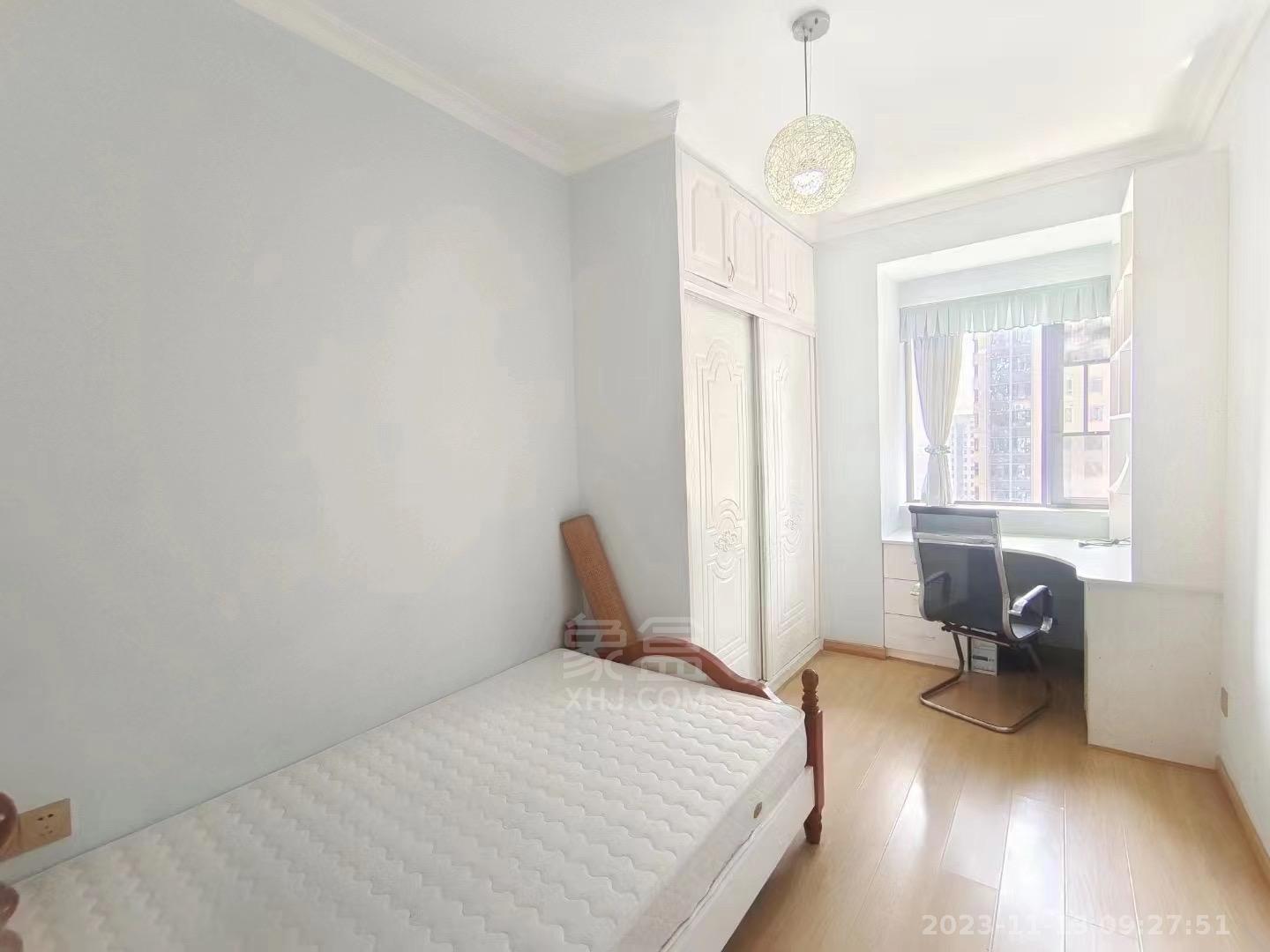 新桂广场 3室2厅2卫 2100.00元/月 新桂广场 3室2厅2卫 2100.00元/月室内图