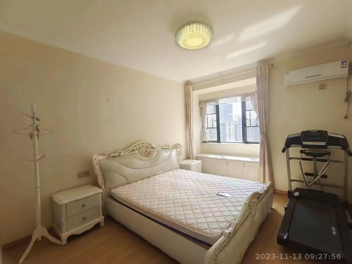 新桂广场 3室2厅2卫 2100.00元/月 新桂广场 3室2厅2卫 2100.00元/月室内图