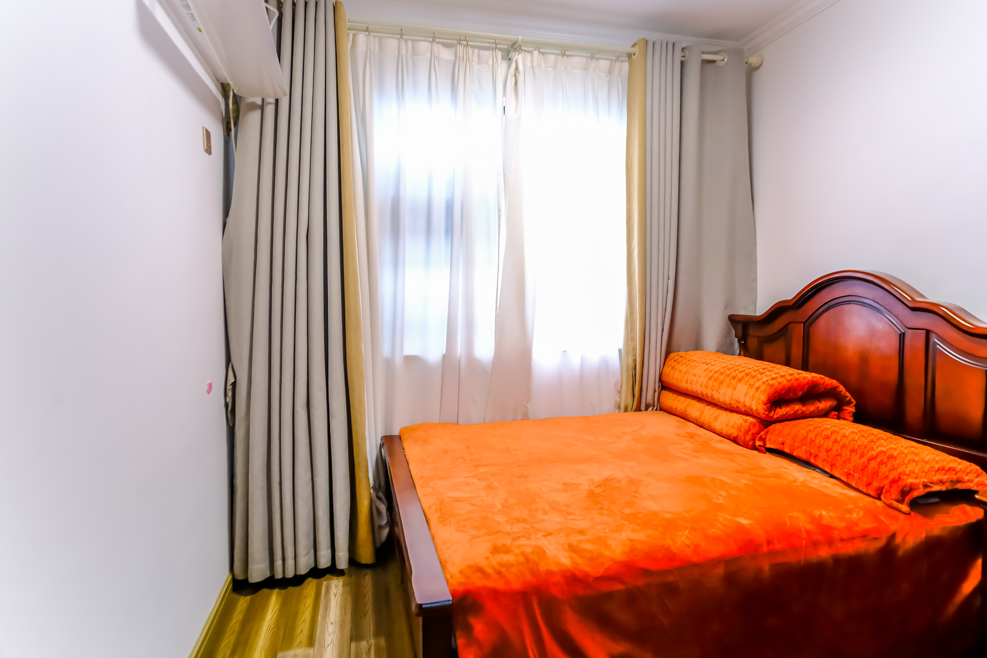 筑梦星园  4室2厅2卫    110.8万卧室